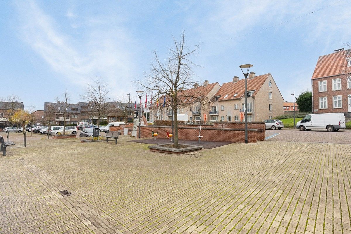 Gezellig duplex appartement met 3 slaapkamers in Residentie Zilverpand te Gellik, Lanaken foto 2