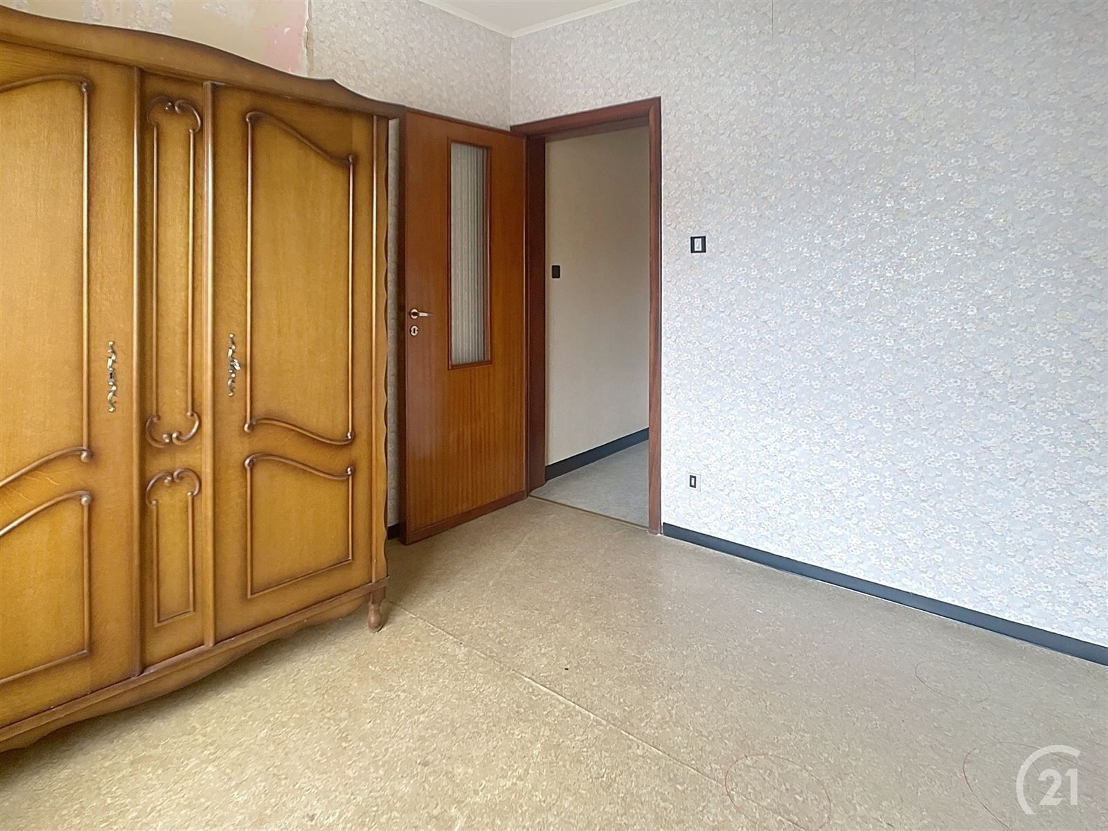 3 gevelwoning met loods (248m2) en garage foto 18
