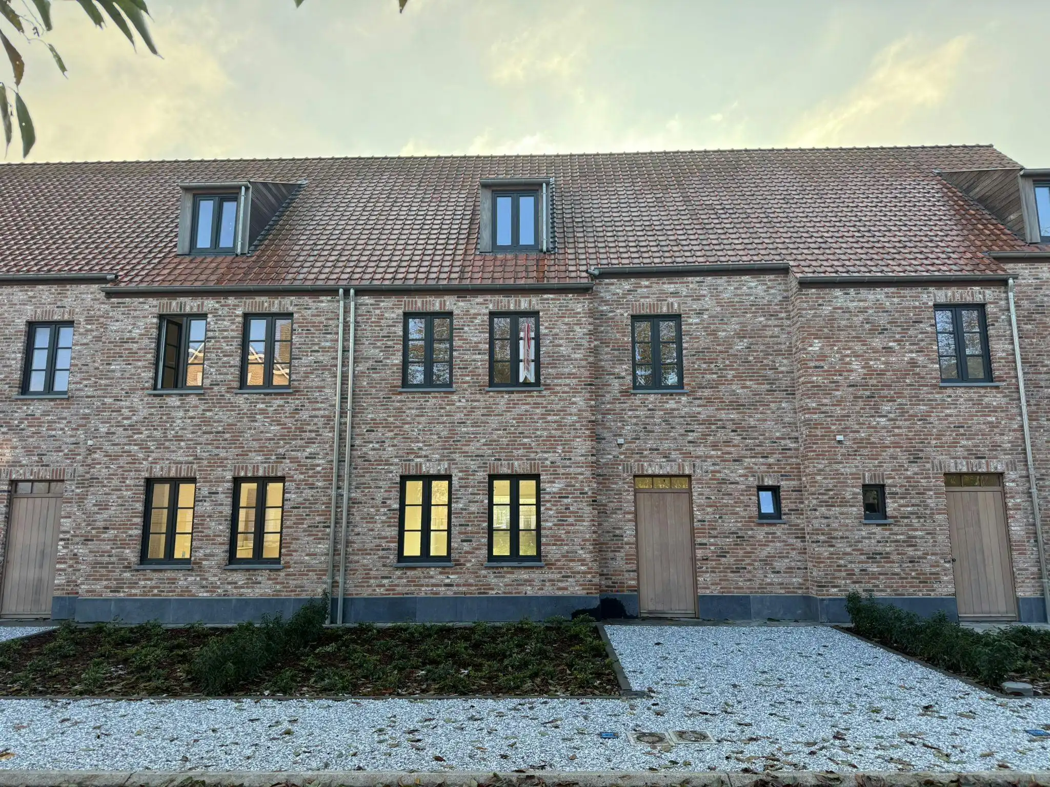 Afgewerkte nieuwbouwwoning te koop in Waregem foto 26