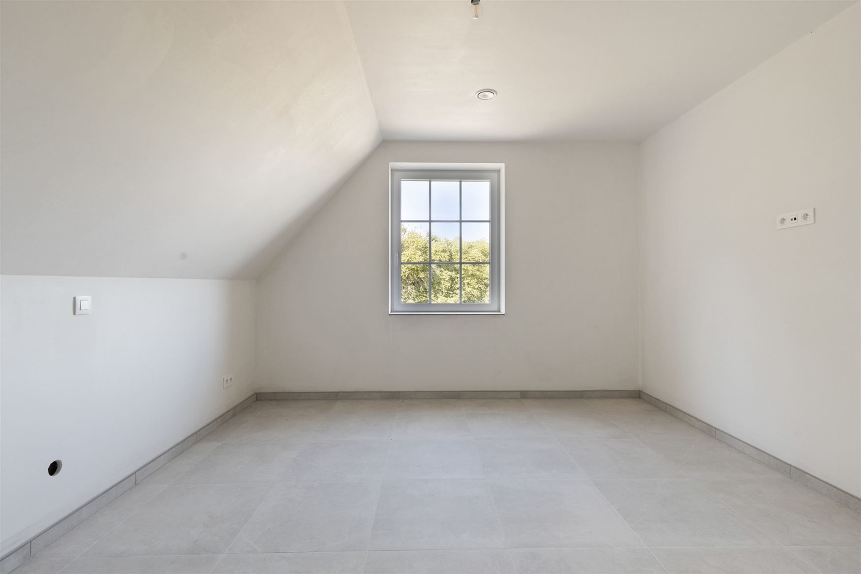 Zeer ruime nieuwbouwwoning gelegen op een groot zonnig perceel foto 12