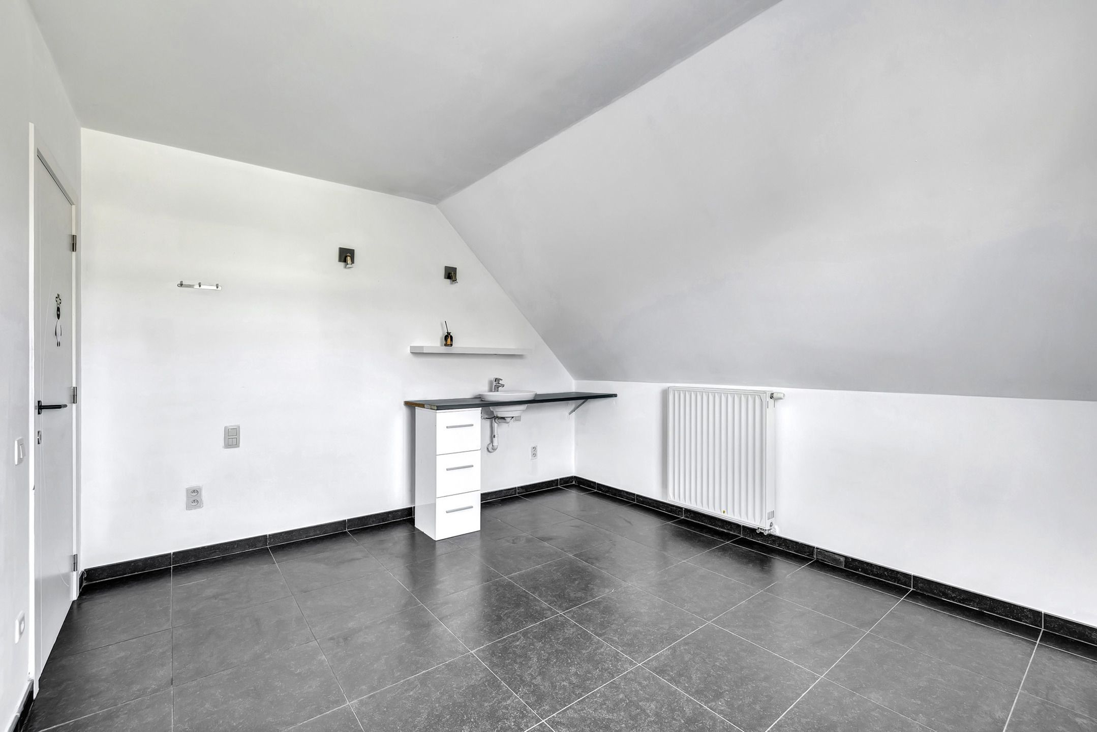 Ruime duplex met groot terras en garage foto 17