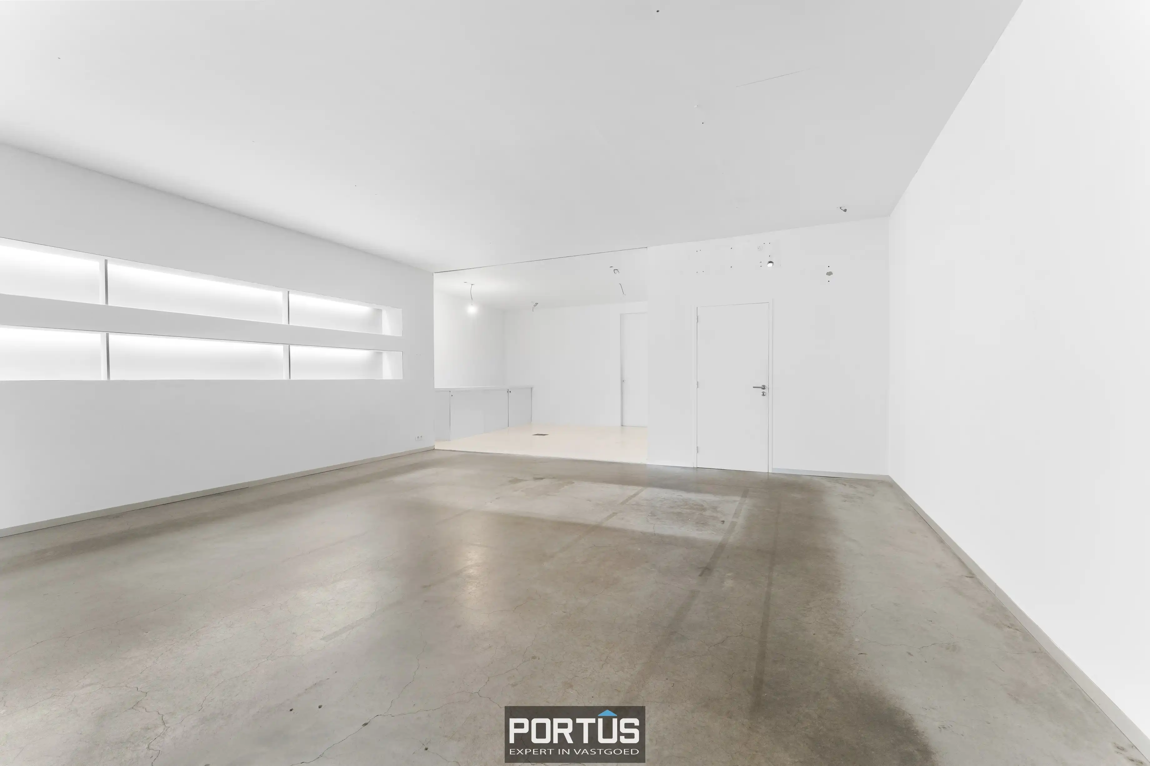 Commercieel gelegen handelspand te koop te Roeselare  foto 10