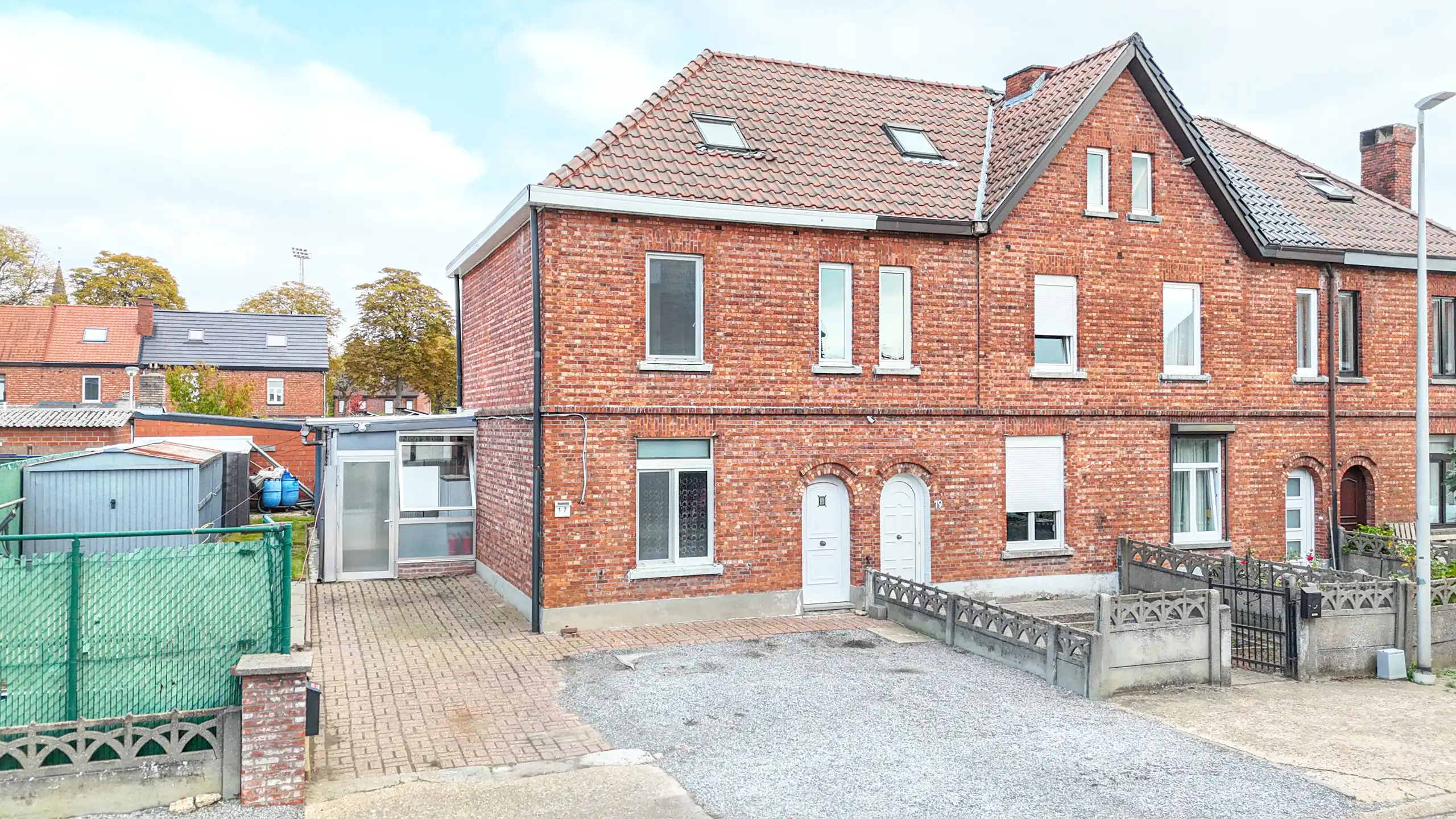 Instapklare vernieuwde woning van 170m² met 3slpks! foto 23