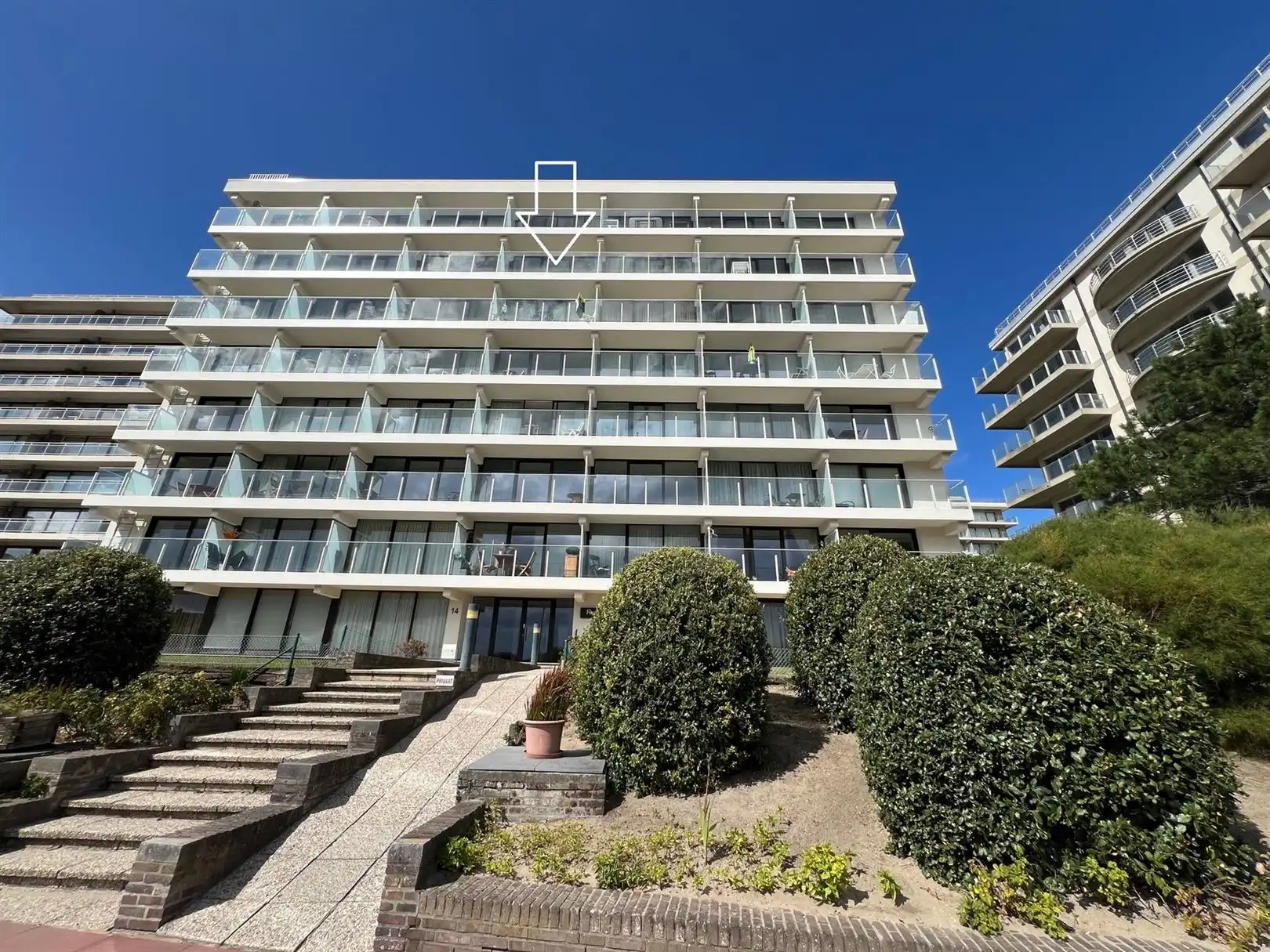 Zongerichte studio met prachtig zicht op duinen en groot terras foto 14