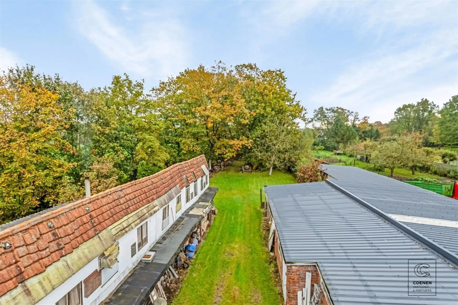 Te renoveren woning met 4 à 5 slpk' s, 236 m² bew. opp. op perceel van 3.990 m²! foto 24