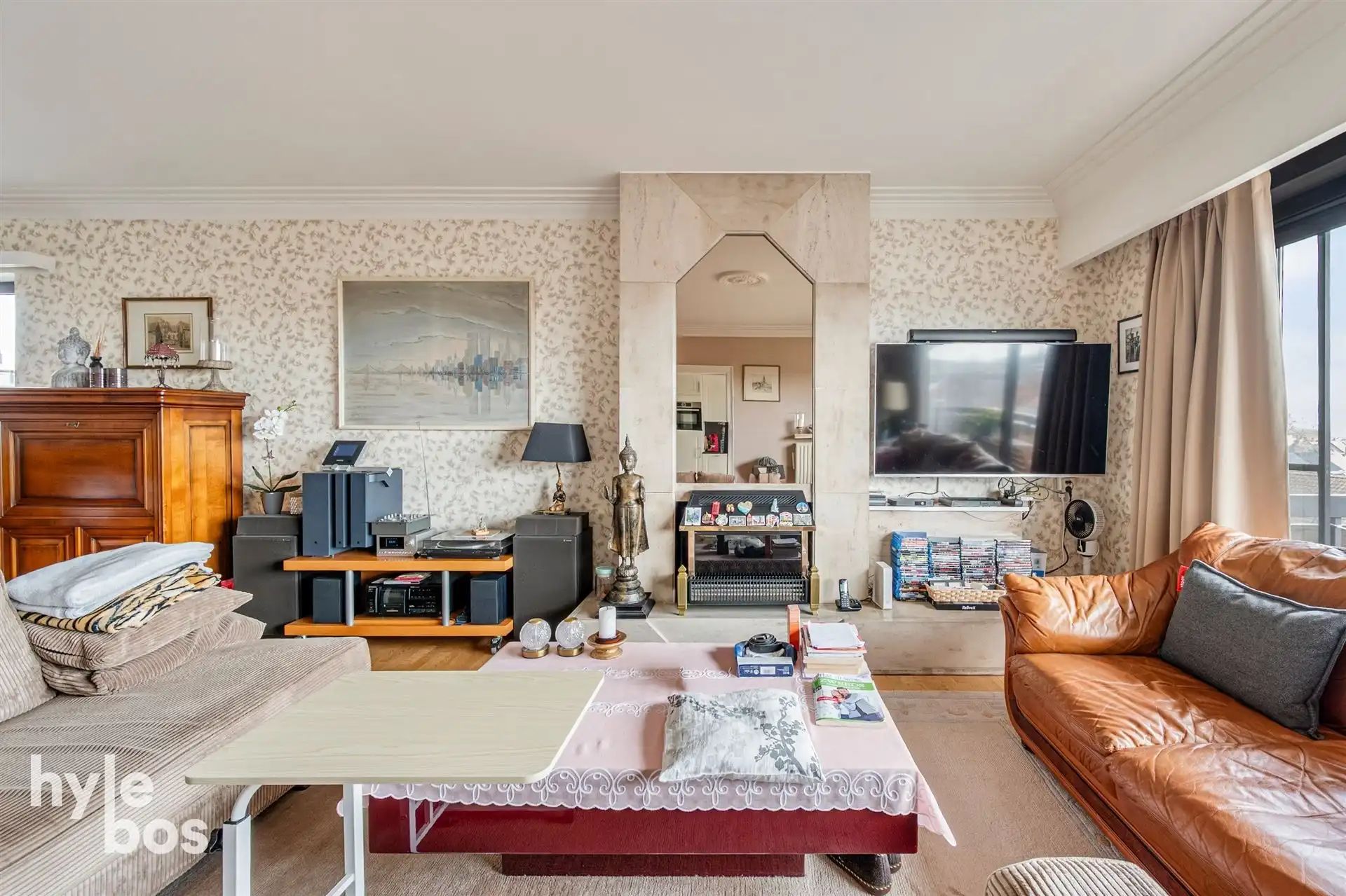 Instapklaar appartement met veel lichtinval en private garage foto 4