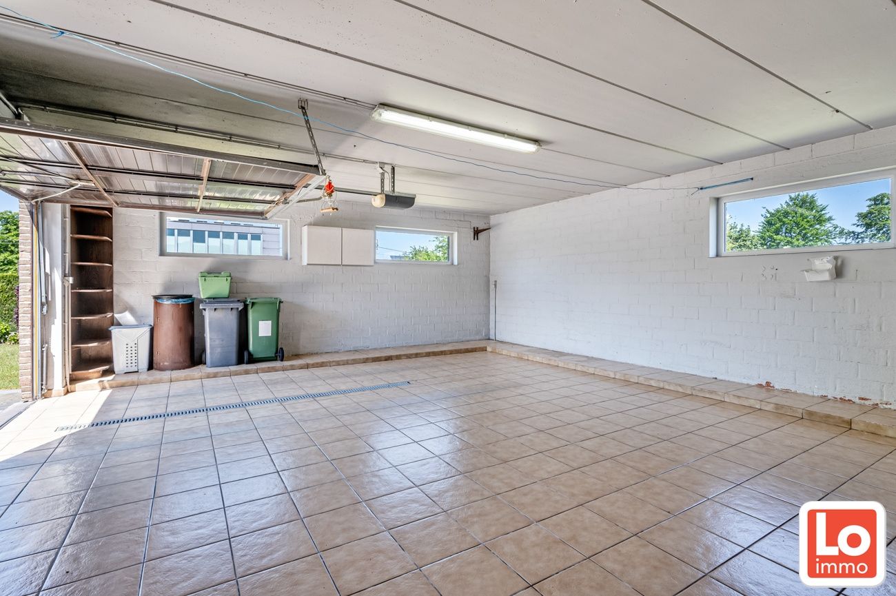 Mooie grote villa met 3 à 4 slaapkamers op een totaal van 1120m² foto 12