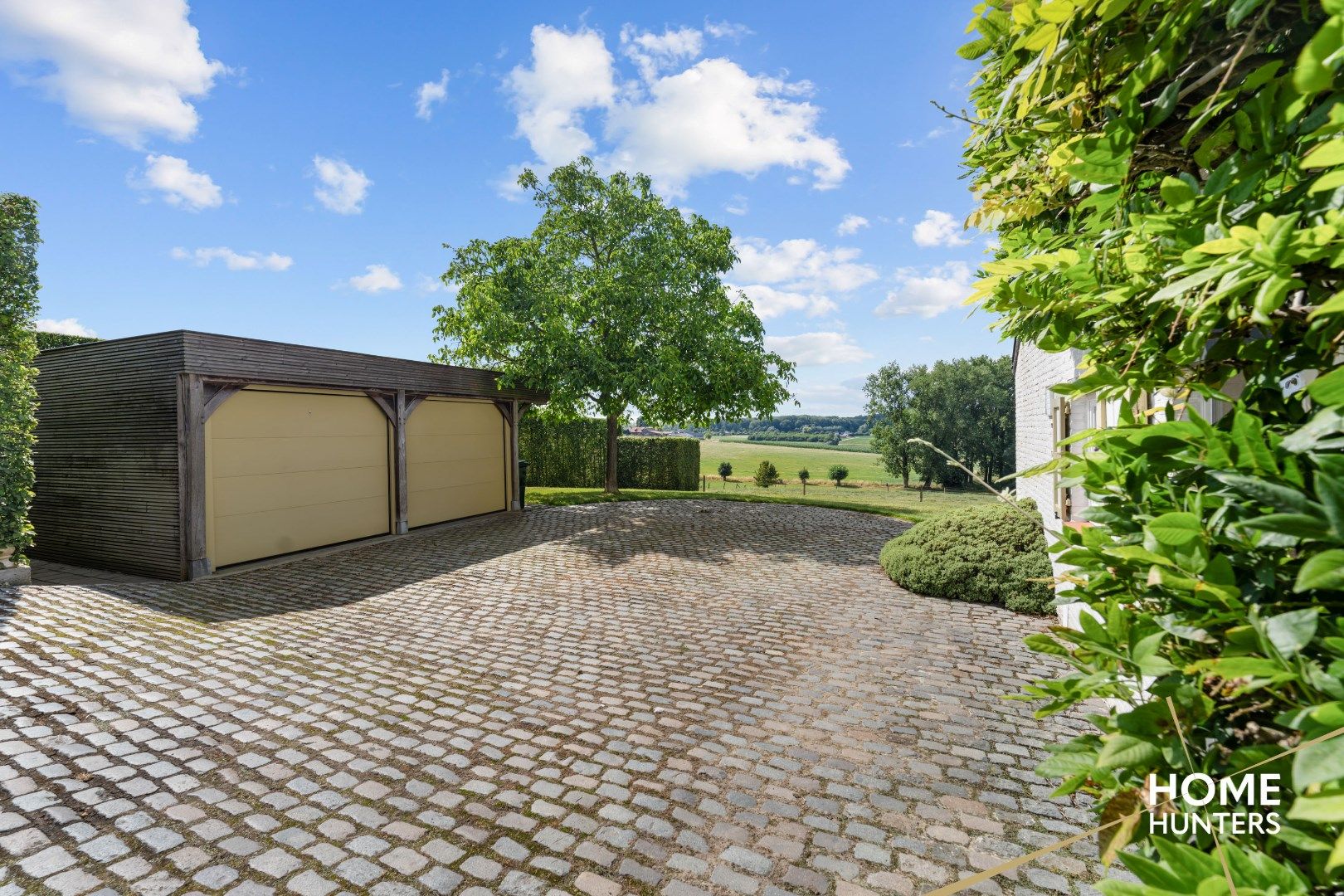 Exclusieve villa met gastenverblijf en panoramische zichten foto 3