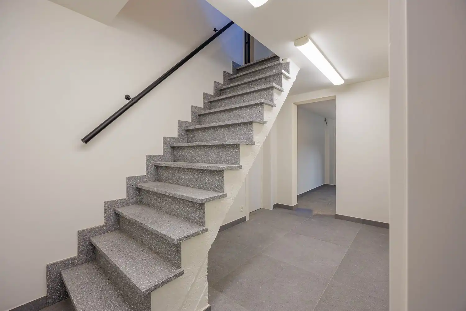 Exclusieve gerenoveerde koppelvilla vlak bij zee met 8 slaapkamers foto 35
