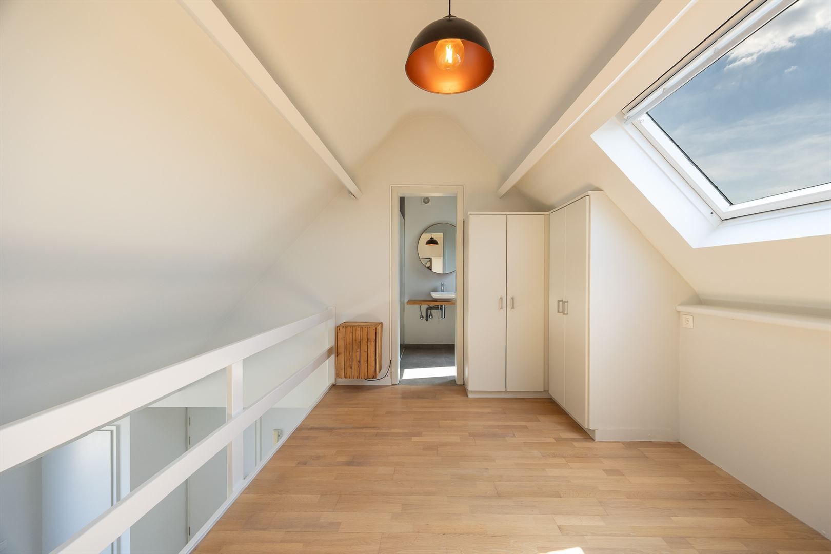 Lofty appartement met huge terras foto 11