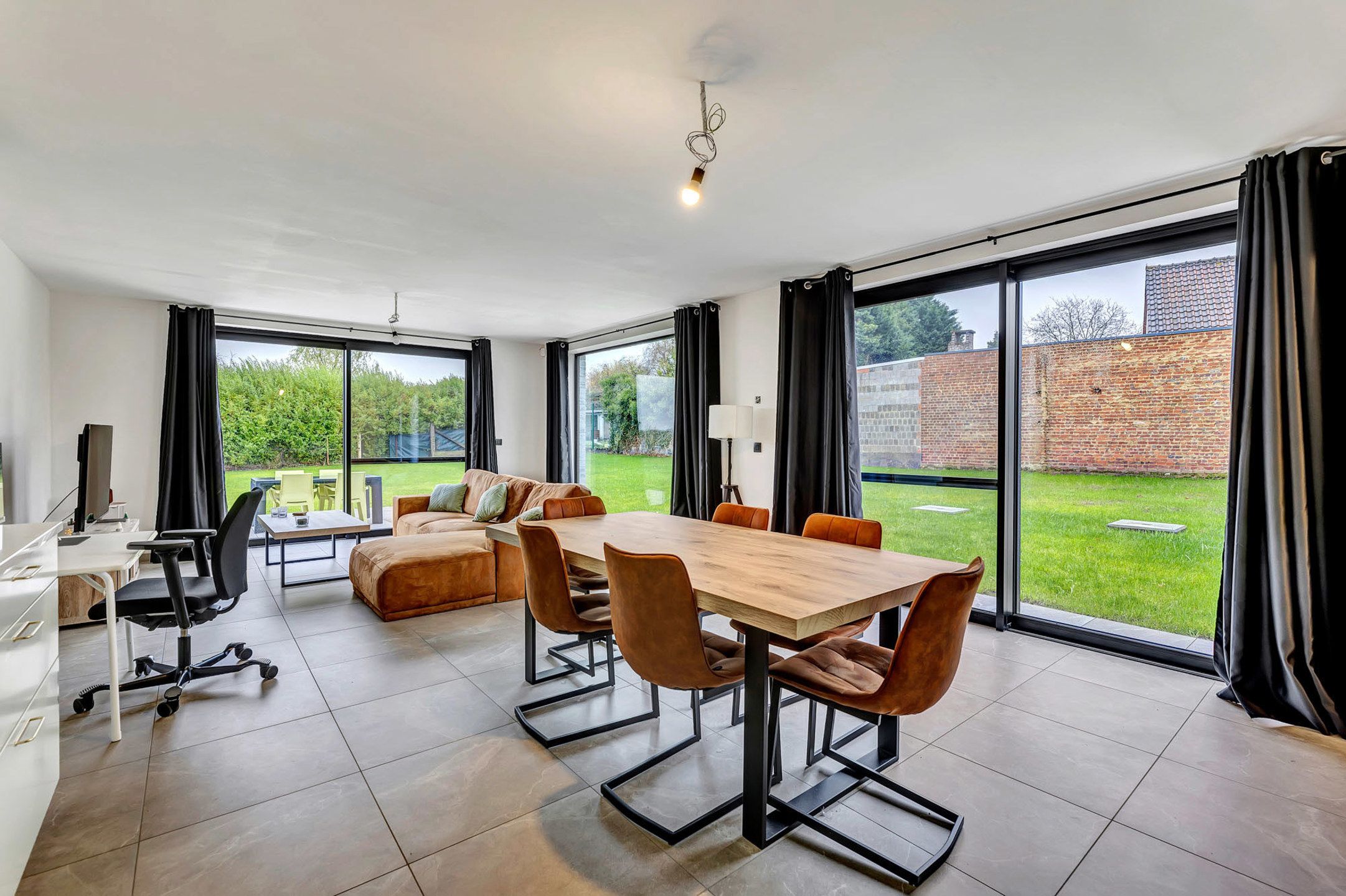 Unieke instapklare (kangoeroe)woning met praktijkruimte foto 7