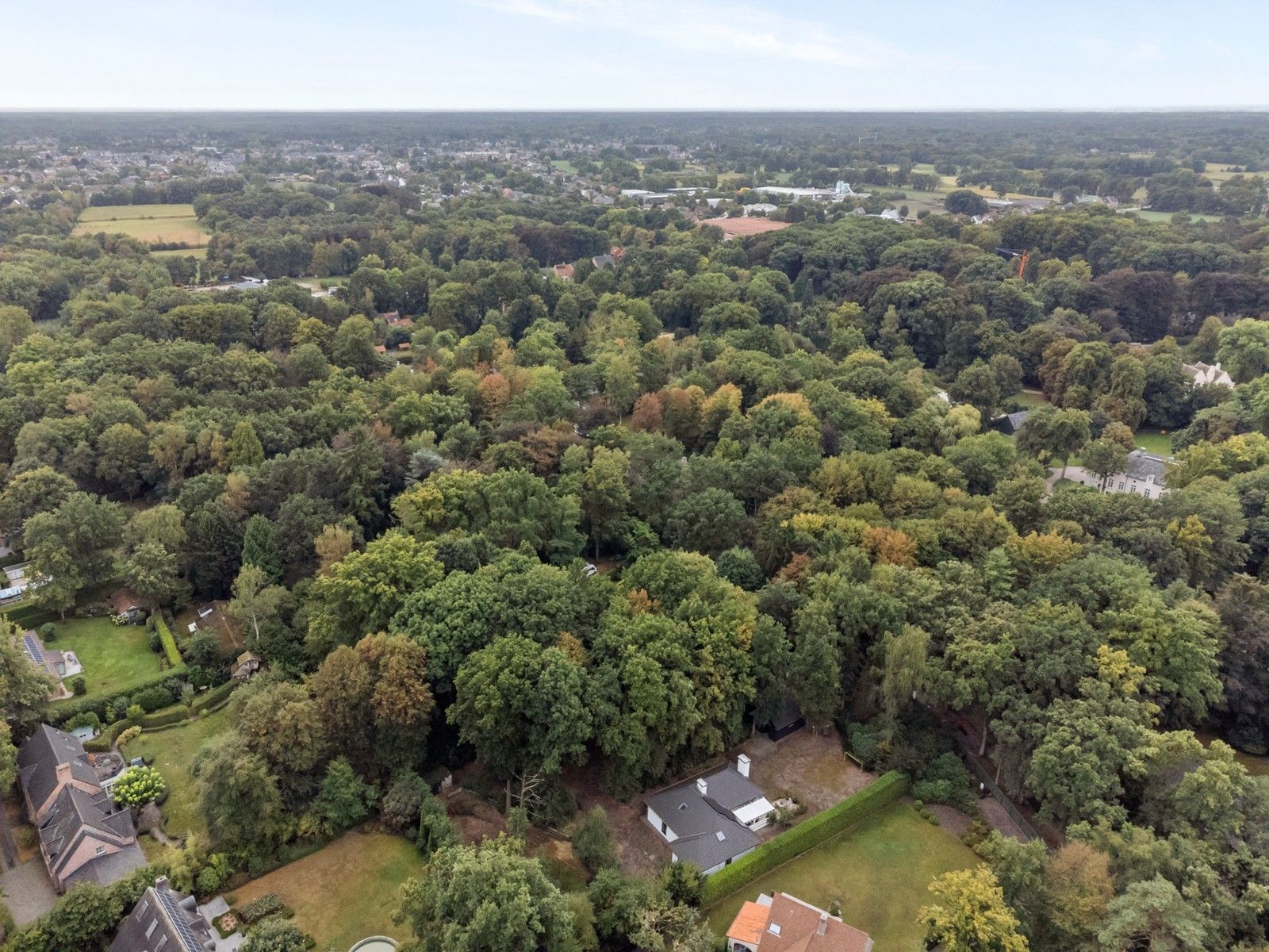 Bouwgrond van 2.231 m² in een oase van groen en rust foto 5
