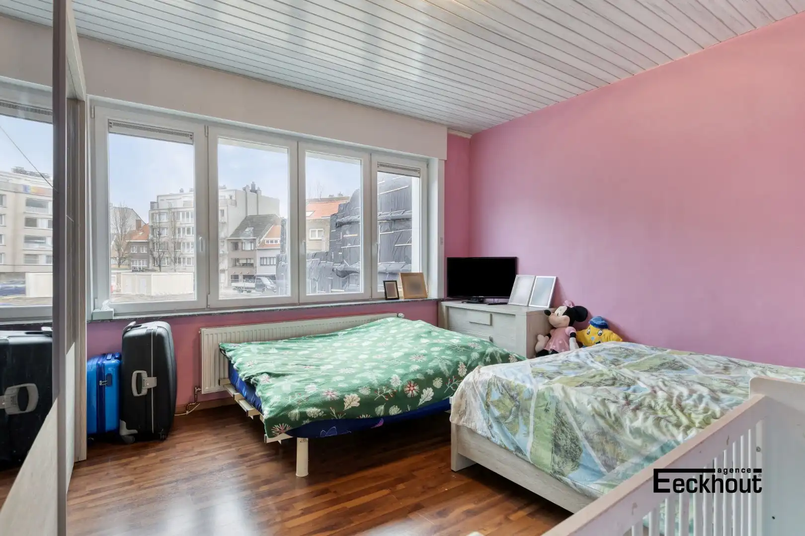 Grotendeels gerenoveerde woning met 3 ruime kamers en 2 badkamers! foto 8