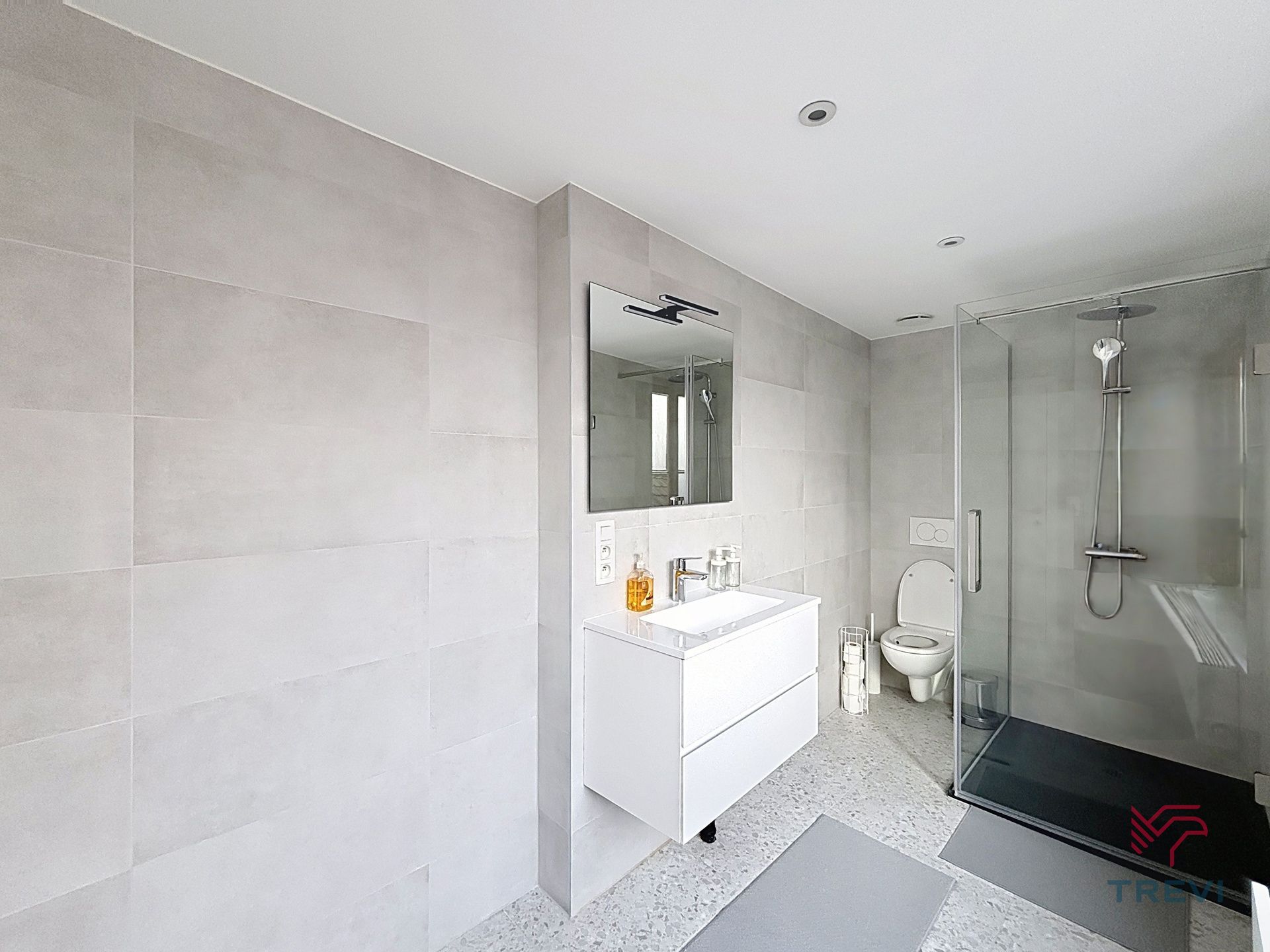 Prachtig gemeubileerd 3-slaapkamer appartement van 125m². foto 19