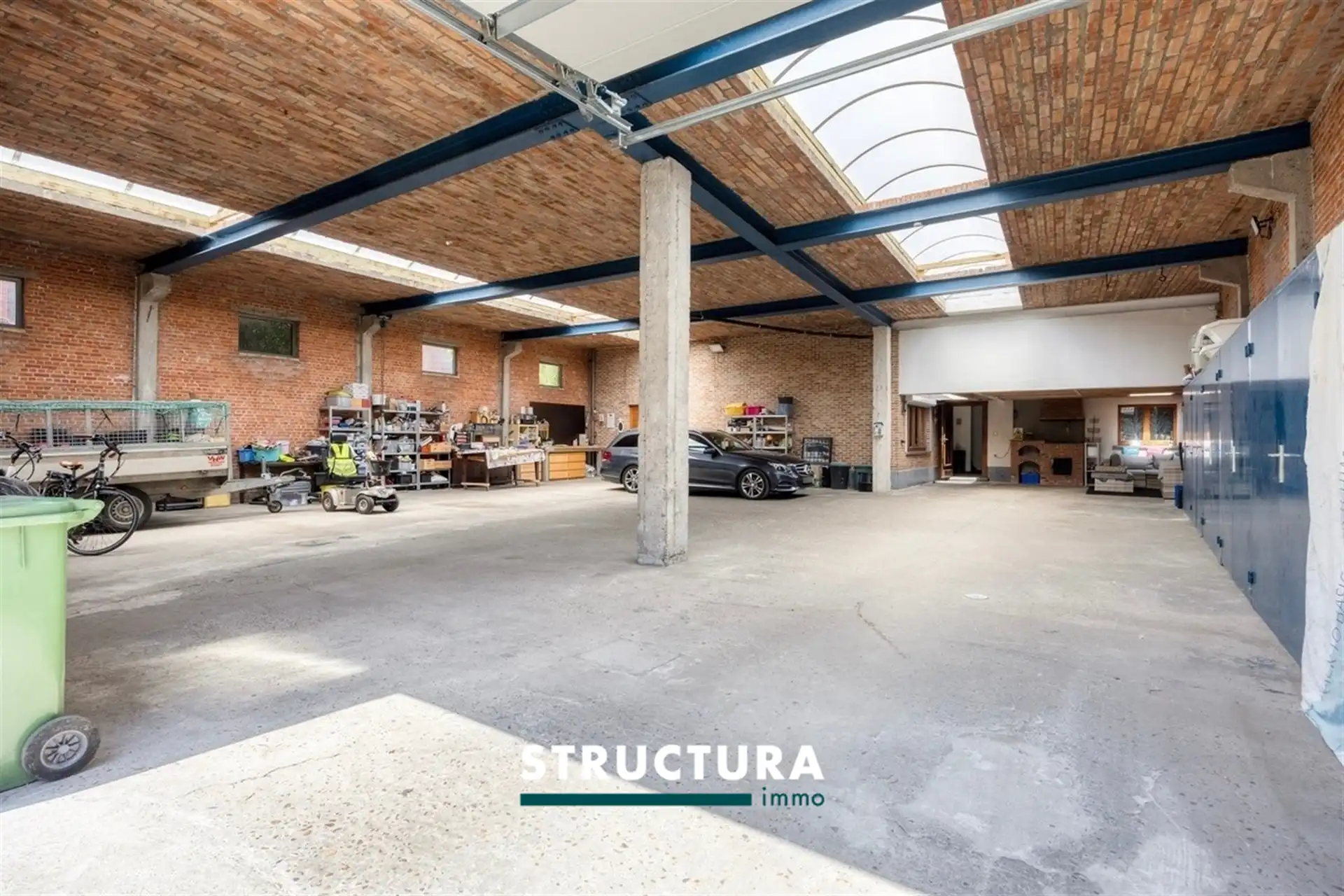 Prachtige woning met ruime loods foto 40