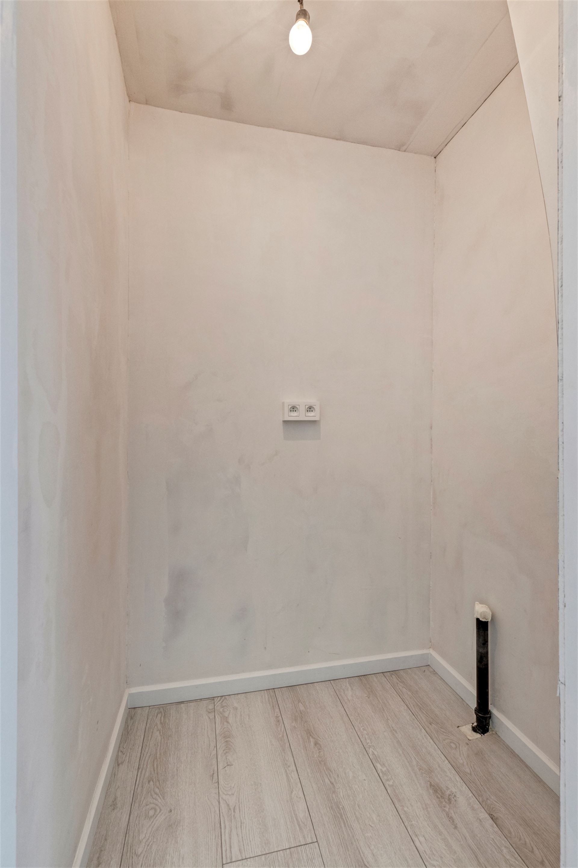 Vernieuwbouw appartement 2025 met aparte privatieve toegang foto 10