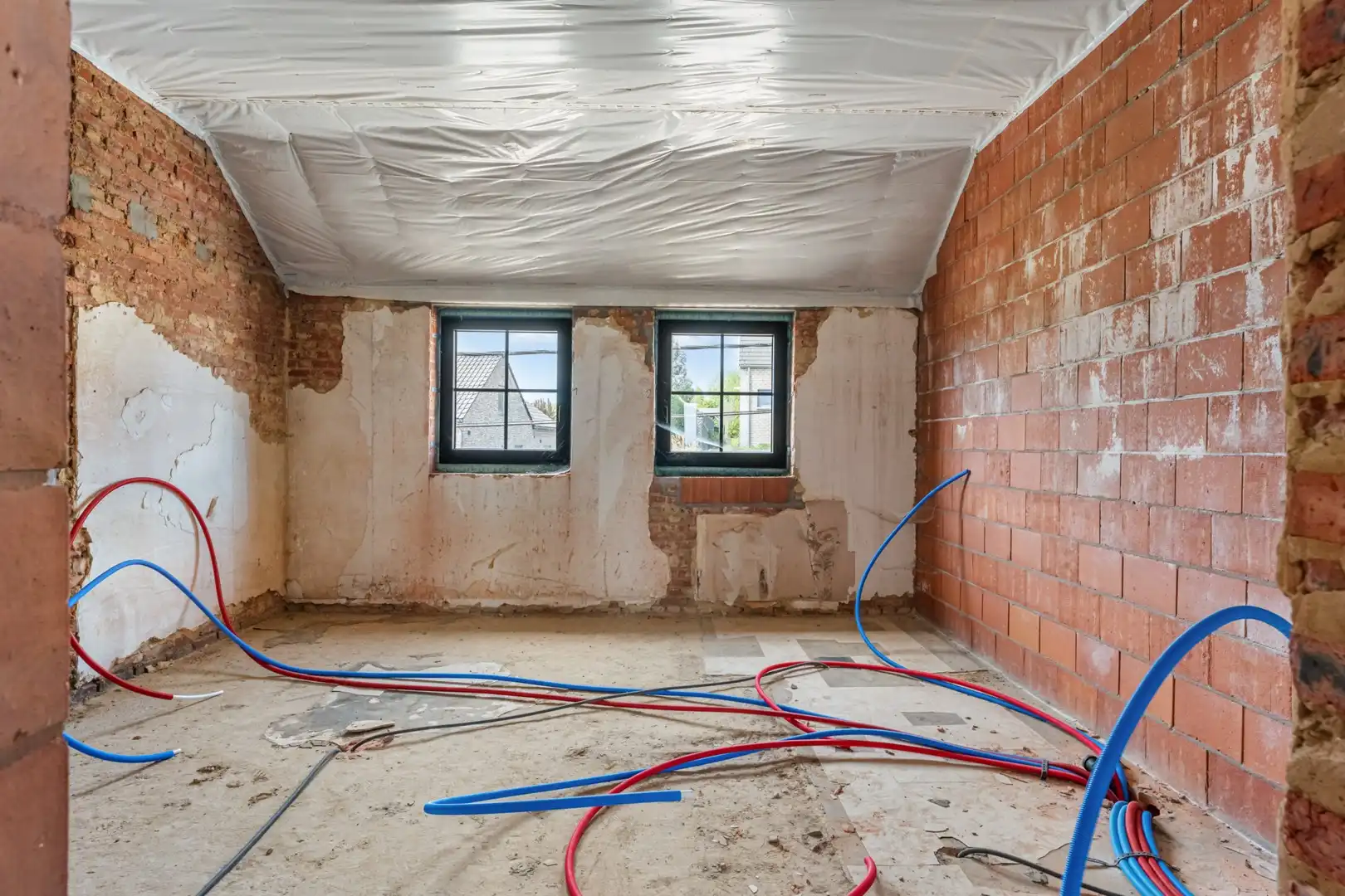 Ruime woning met karakter en afwerkingsmogelijkheden in Budingen foto 20