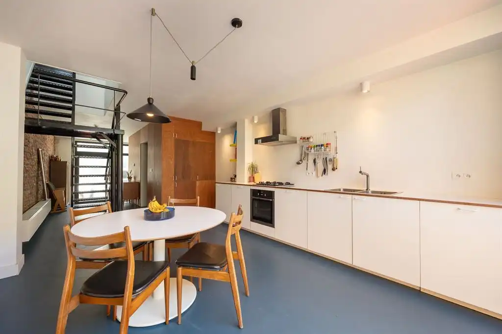 Piekfijn gerenoveerd huis met zonnige stadstuin vlakbij Park Spoor Noord  foto 8