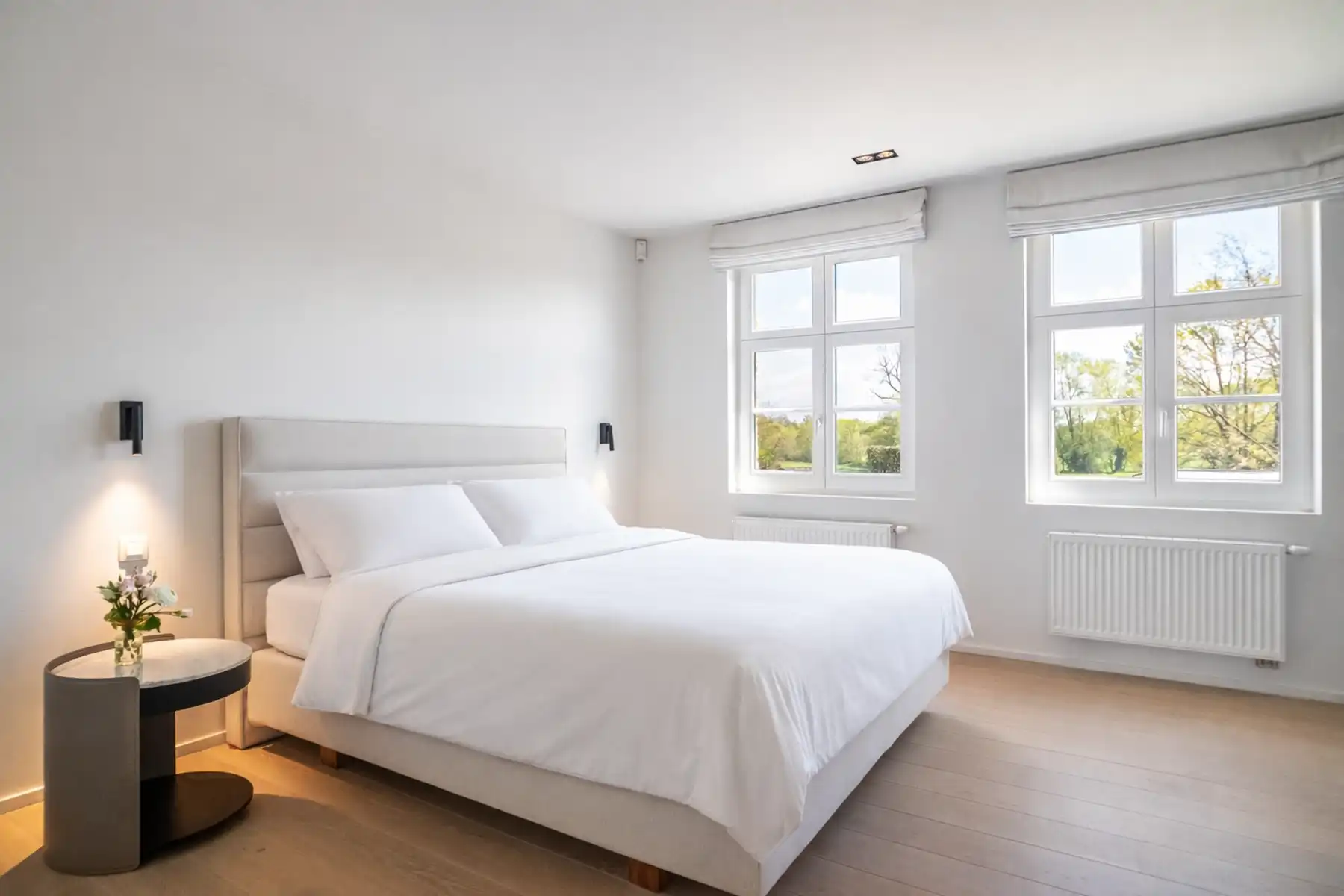 Exclusieve instapklare woning met zwembad en open groenzicht foto 30