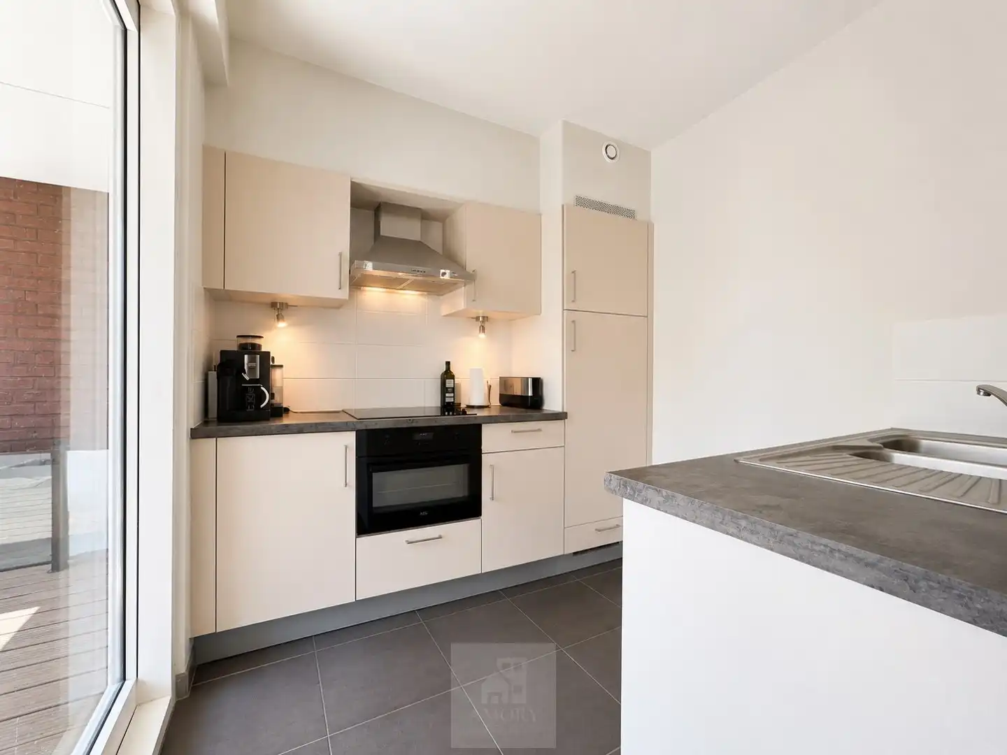 Zonnig 2 slpk-appartement met zuidgericht terras + autostaanplaats! foto 7