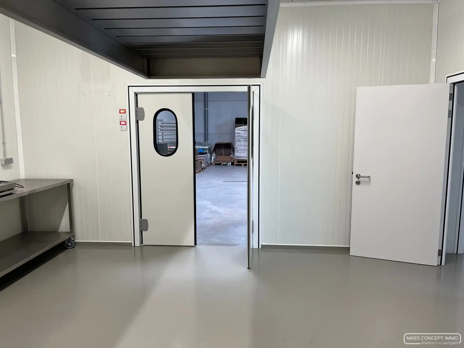 Ingericht magazijn te huur voor bereiding van voedsel in Wielsbeke foto 16
