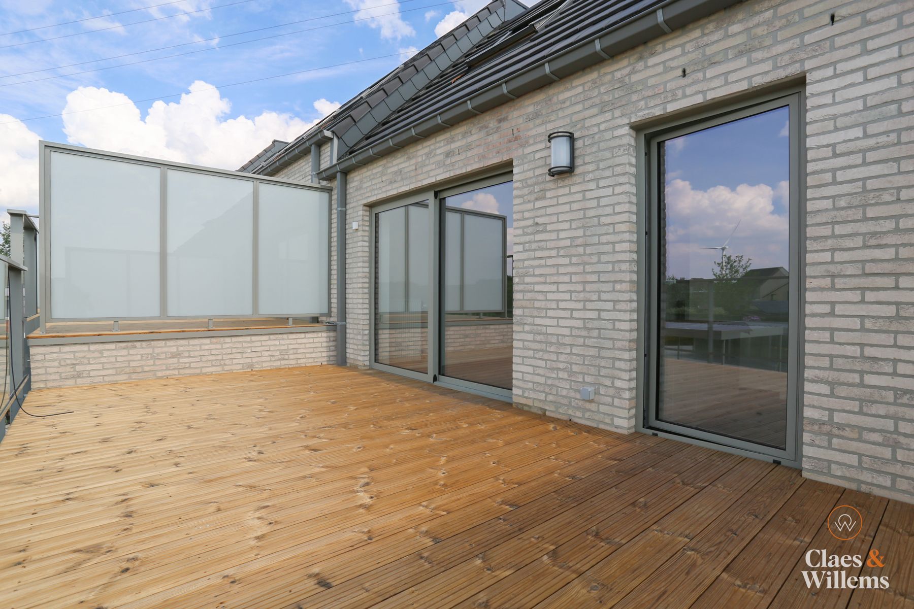 Ruim en lichtrijk duplex met staanplaats in Buizingen foto 6