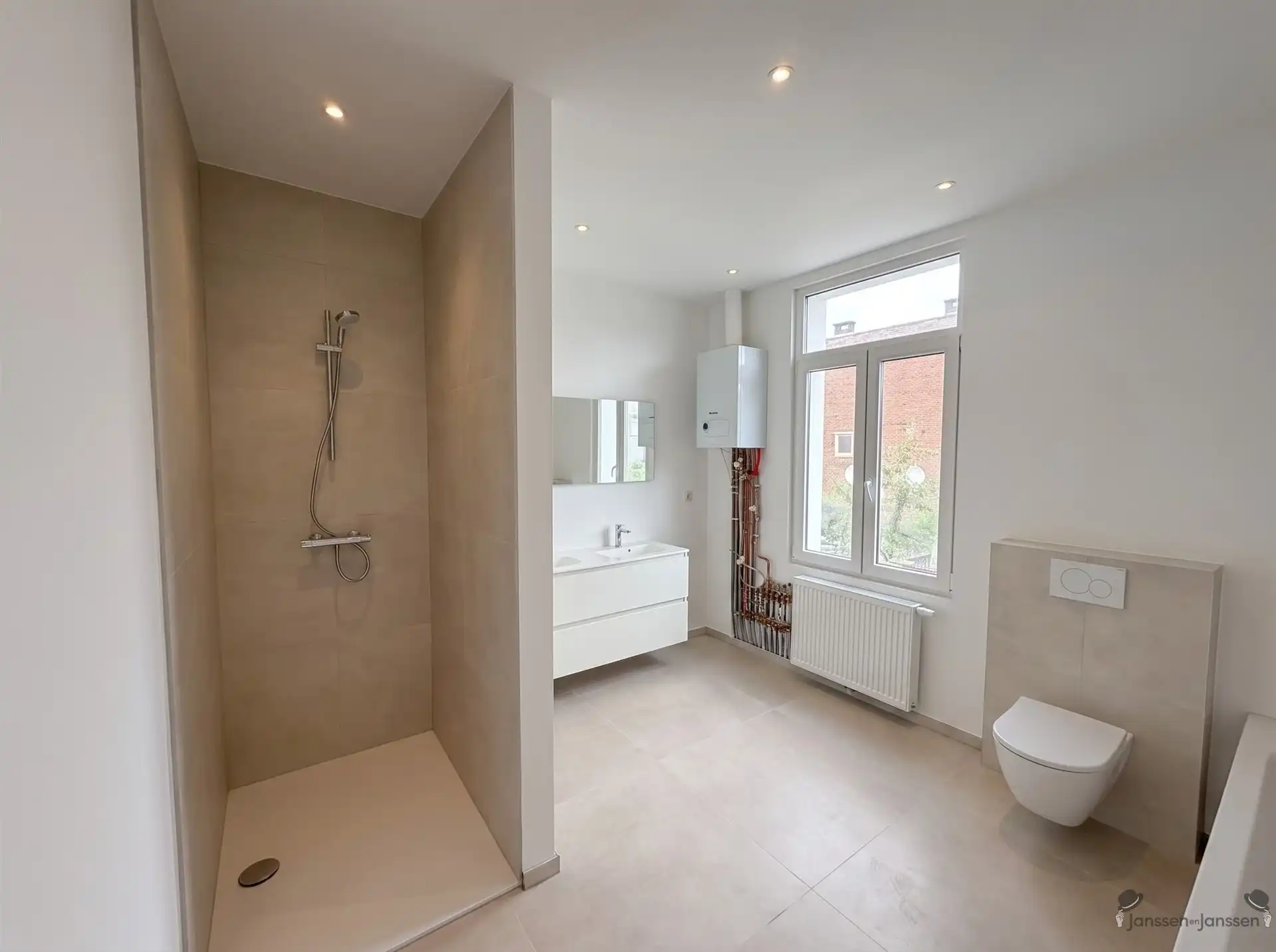 gerenoveerde woning met tuin foto 6