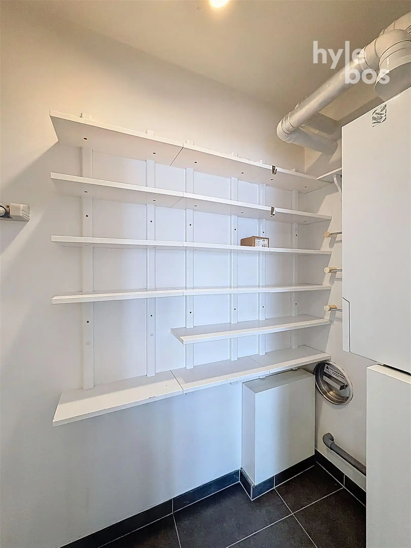 Instapklaar centraal gelegen appartement met garage foto 12