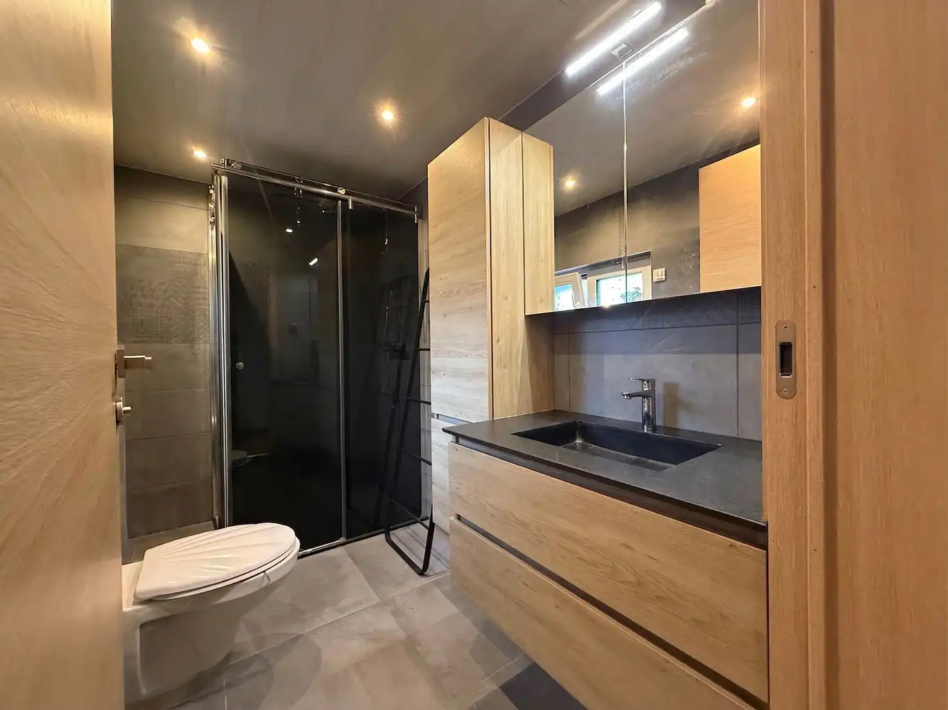 Recent gerenoveerd duplex appartement in centrum Diepenbeek foto 7