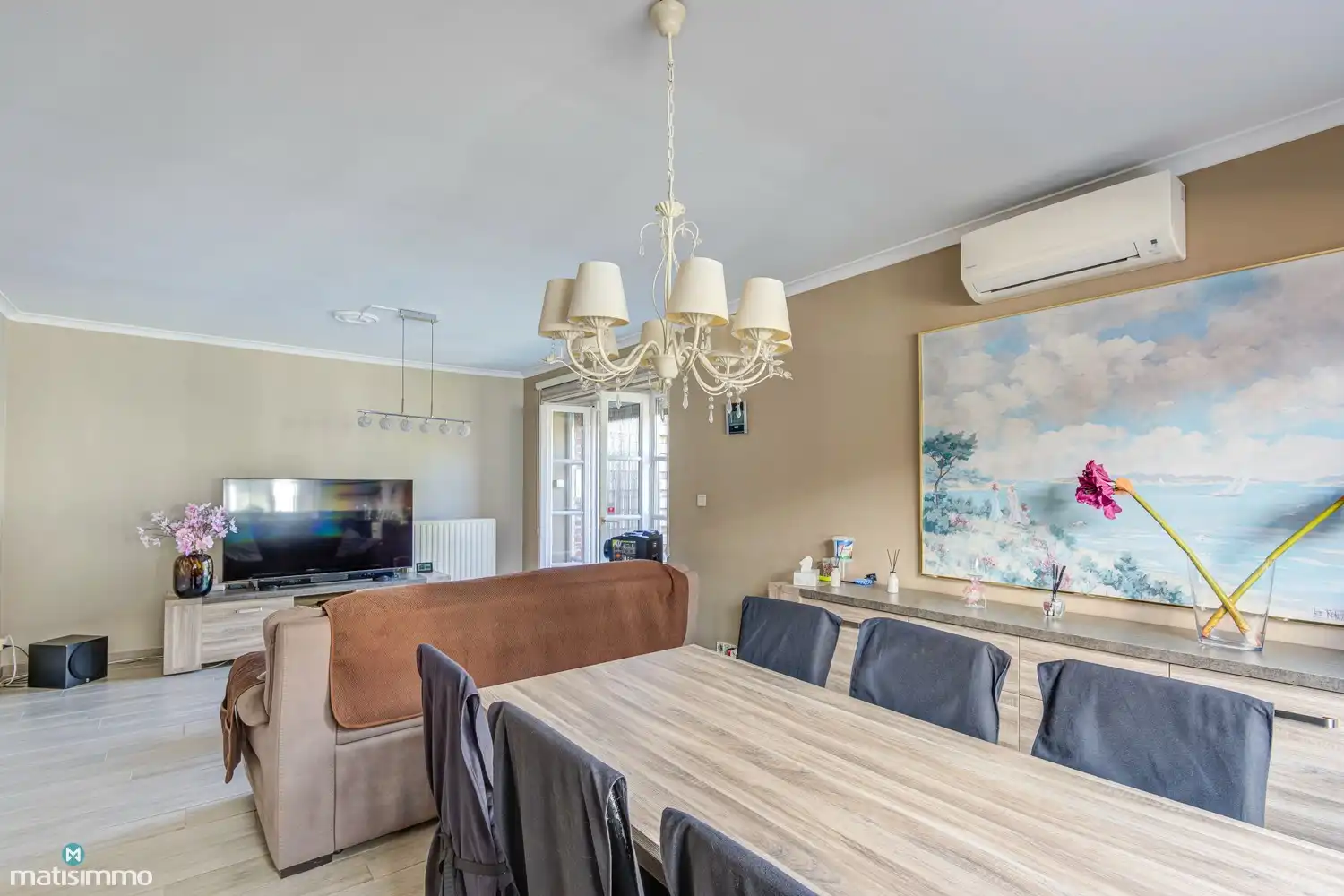 KARAKTERVOLLE EENGEZINSWONING MET 5 SLAAPKAMERS, GARAGE, CARPORT EN TUIN NABIJ HET CENTRUM VAN BILZEN foto 8
