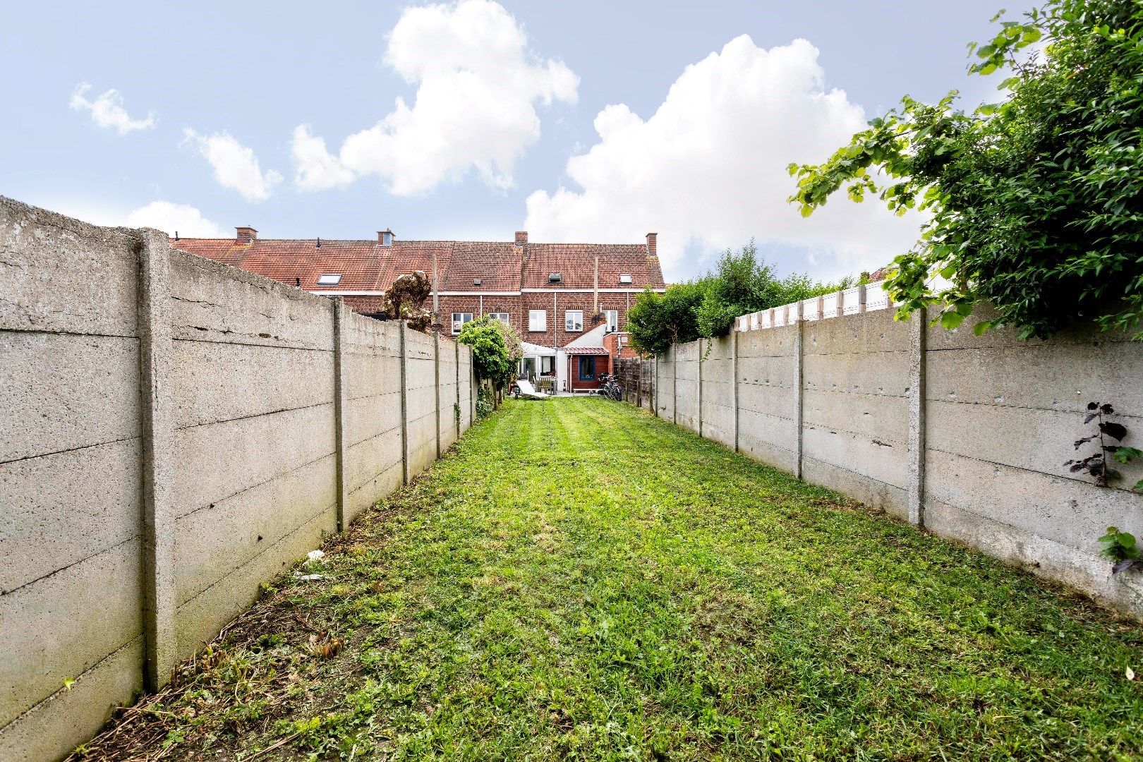 Instapklare woning met 4 slaapkamers en tuin foto 12