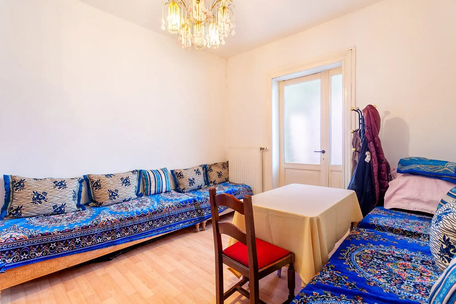 Op te frissen ruime woning met 7 slpk,3 badkamers,terras en garage foto 21