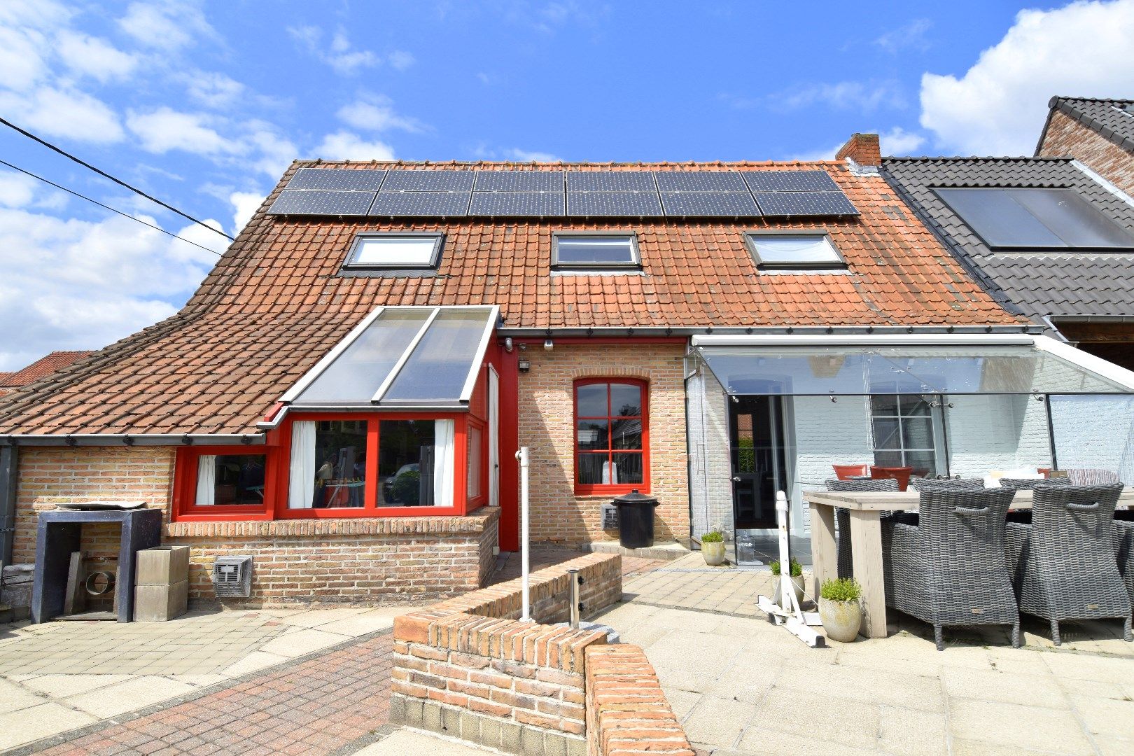 Hoofdfoto van de publicatie: Charmante koppelwoning met 3 slaapkamers te Heule