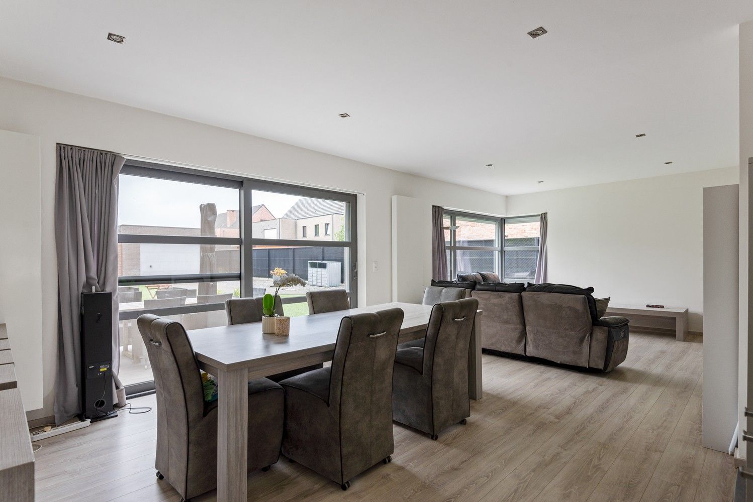 Recente open bebouwing met tuin en 4 slaapkamers te Sint-Job! foto 6