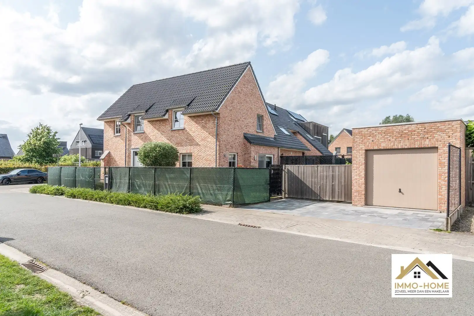 Knappe instapklare HOB met vrijstaande garage te Lokeren ! foto 3