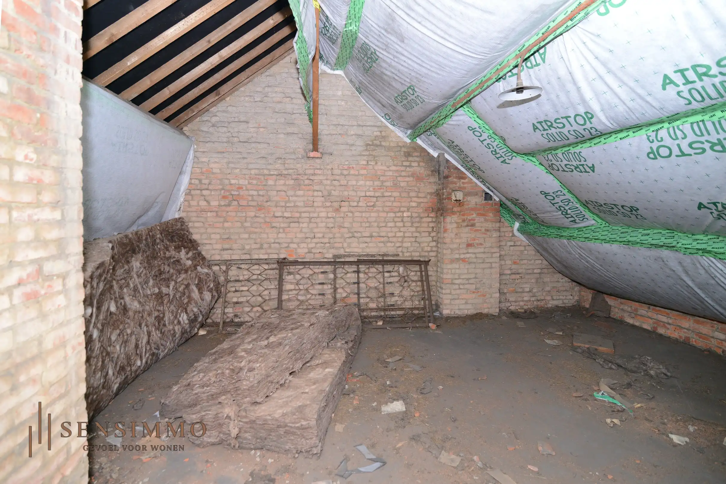 Te renoveren half open woning op 6a80ca perceel te Eisden foto 17