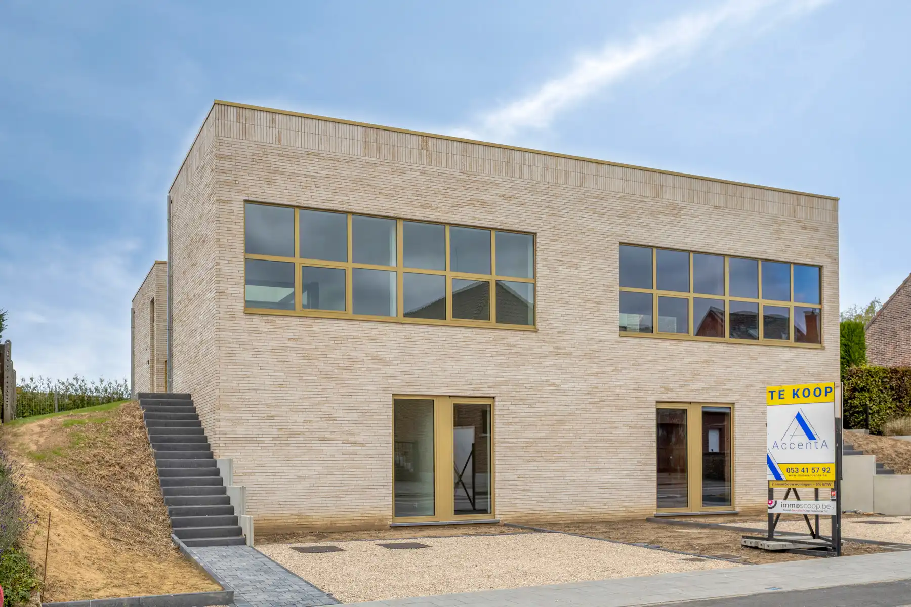 *** ONDER COMPROMIS binnen de 7 dagen *** foto {{pictureIndex}}