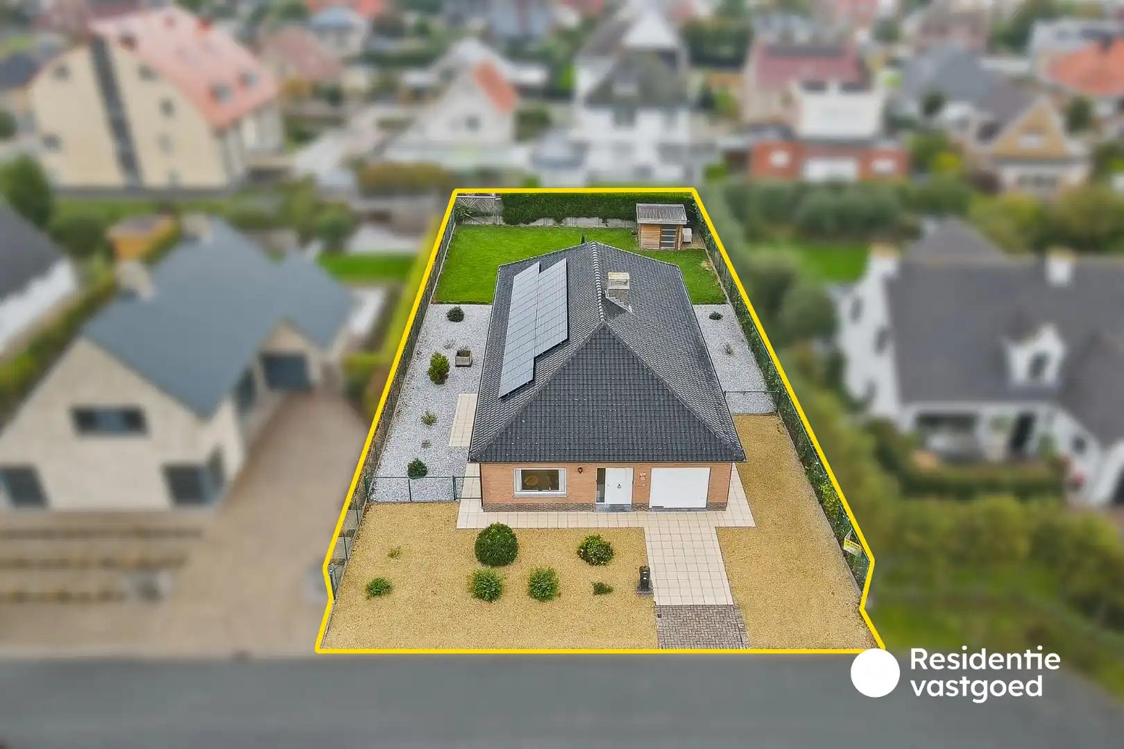 Ruime alleenstaande bungalow met 3 slaapkamers, garage en grote zolder in Middelkerke foto 2