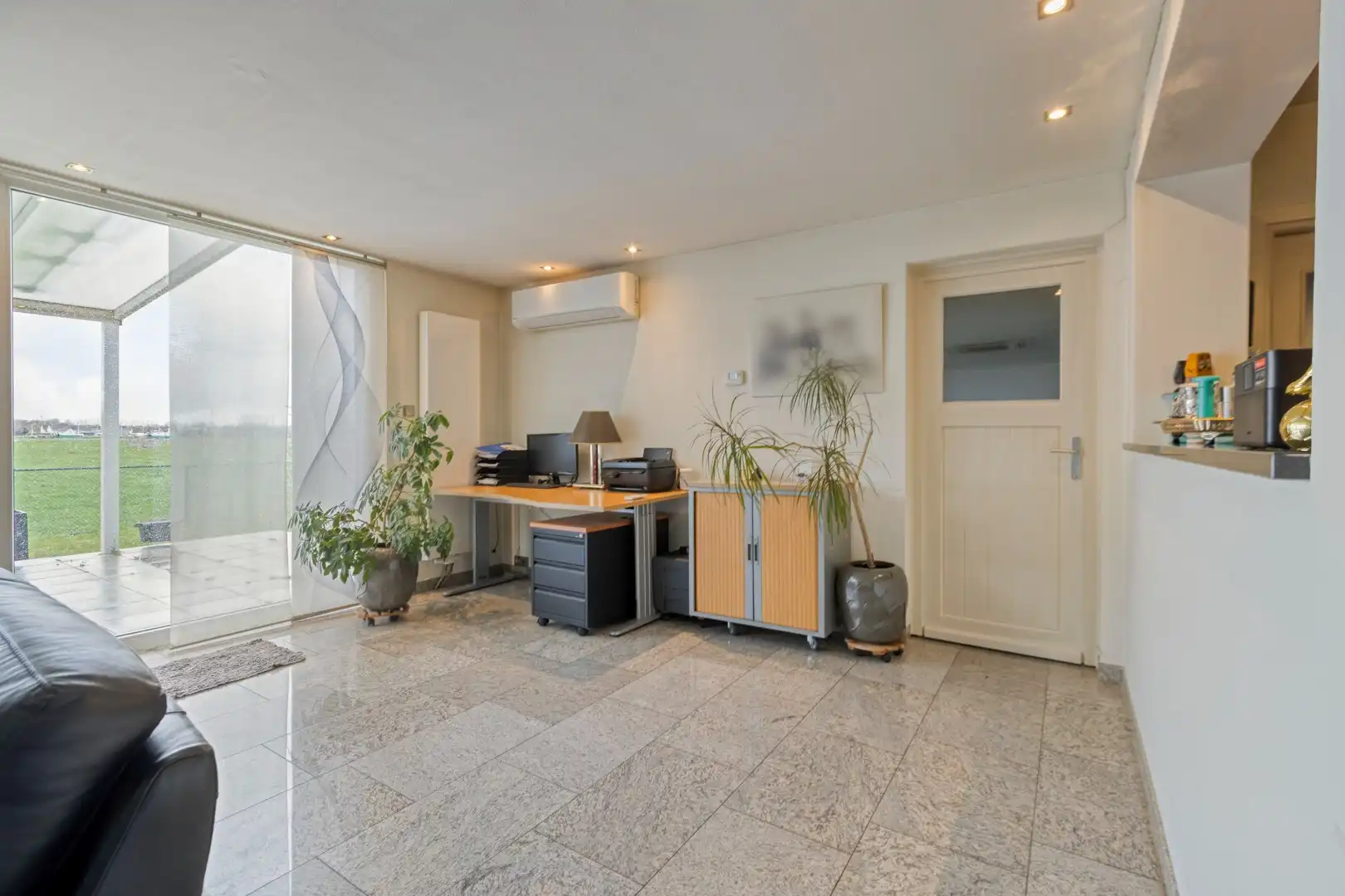 Charmante gezinswoning op ruim perceel foto 16