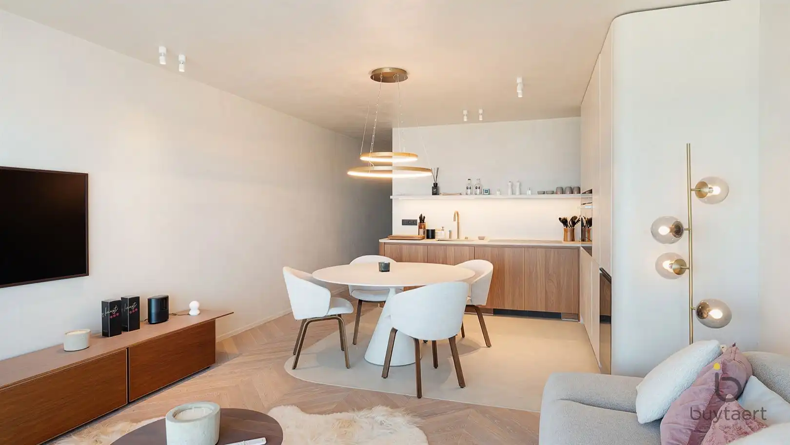 LUXUEUS GERENOVEERD & VOLLEDIG GEMEUBELD APPARTEMENT MET PANORAMISCH ZEEZICHT AAN HET RUBENSPLEIN!  foto 14