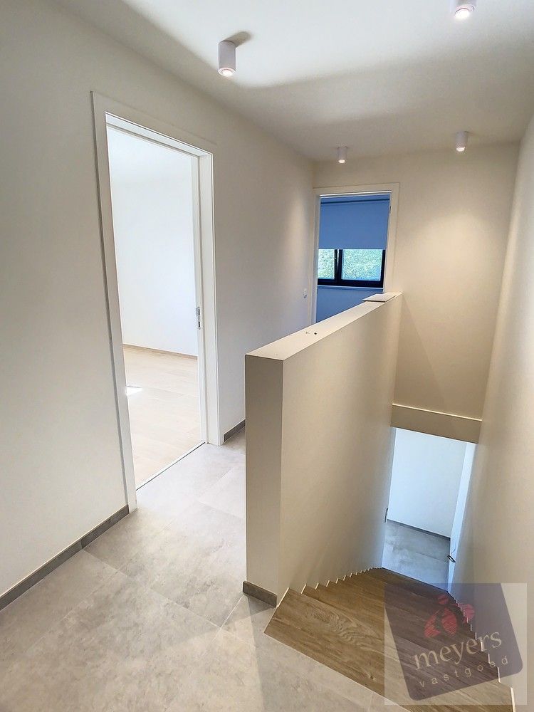 Recent en energiezuinige halfopen woning op toplocatie in Zonhoven foto 10