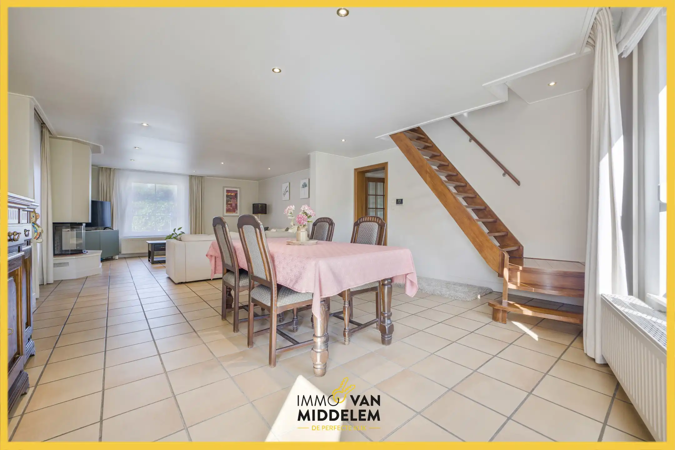 INSTAPKLARE WONING MET 4 KAMERS, TUIN EN GARAGE foto 4