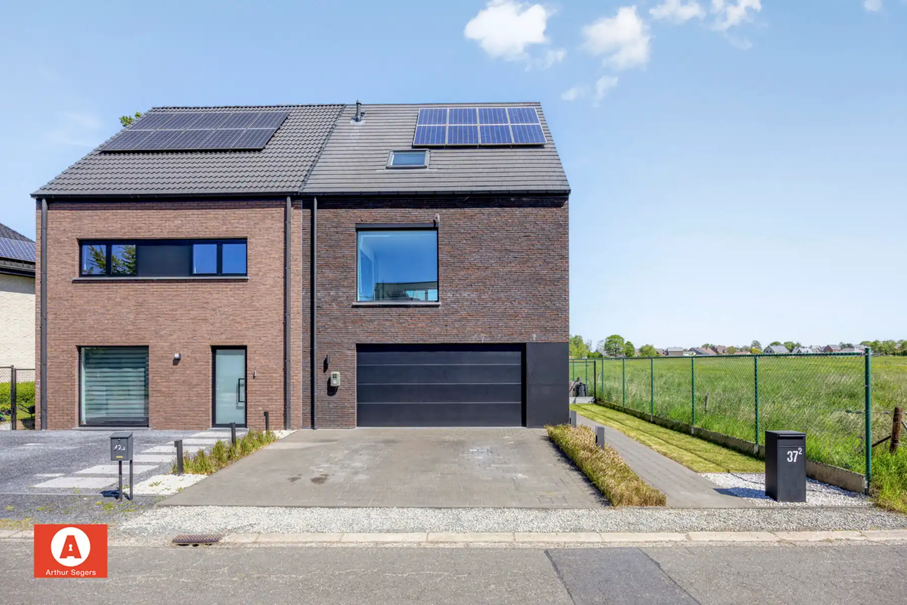 Moderne & energiezuinige woning op toplocatie in Londerzeel foto {{pictureIndex}}