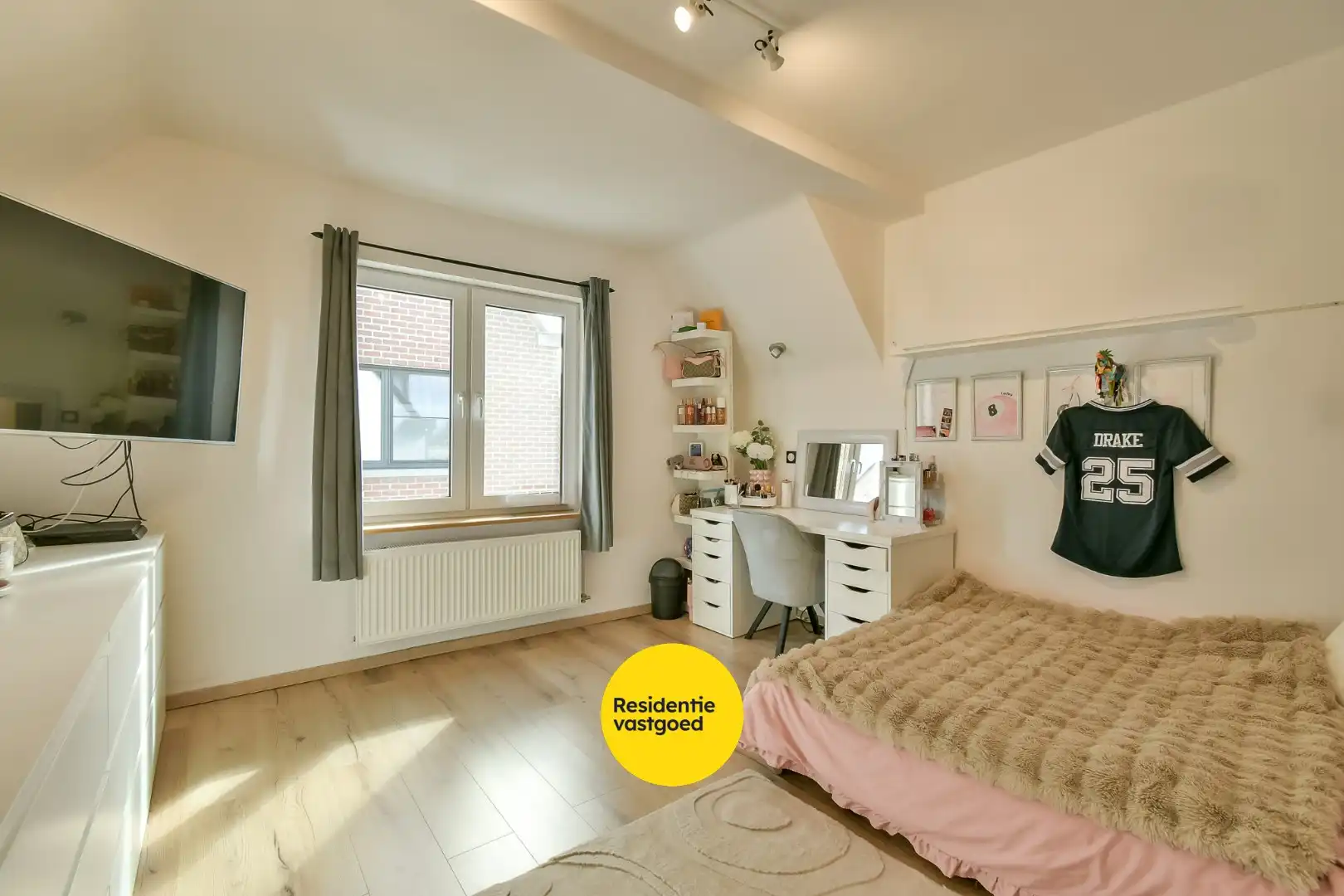 Halfopen woning met verhuurde buitenunit – extra inkomsten vanaf dag één! foto 10