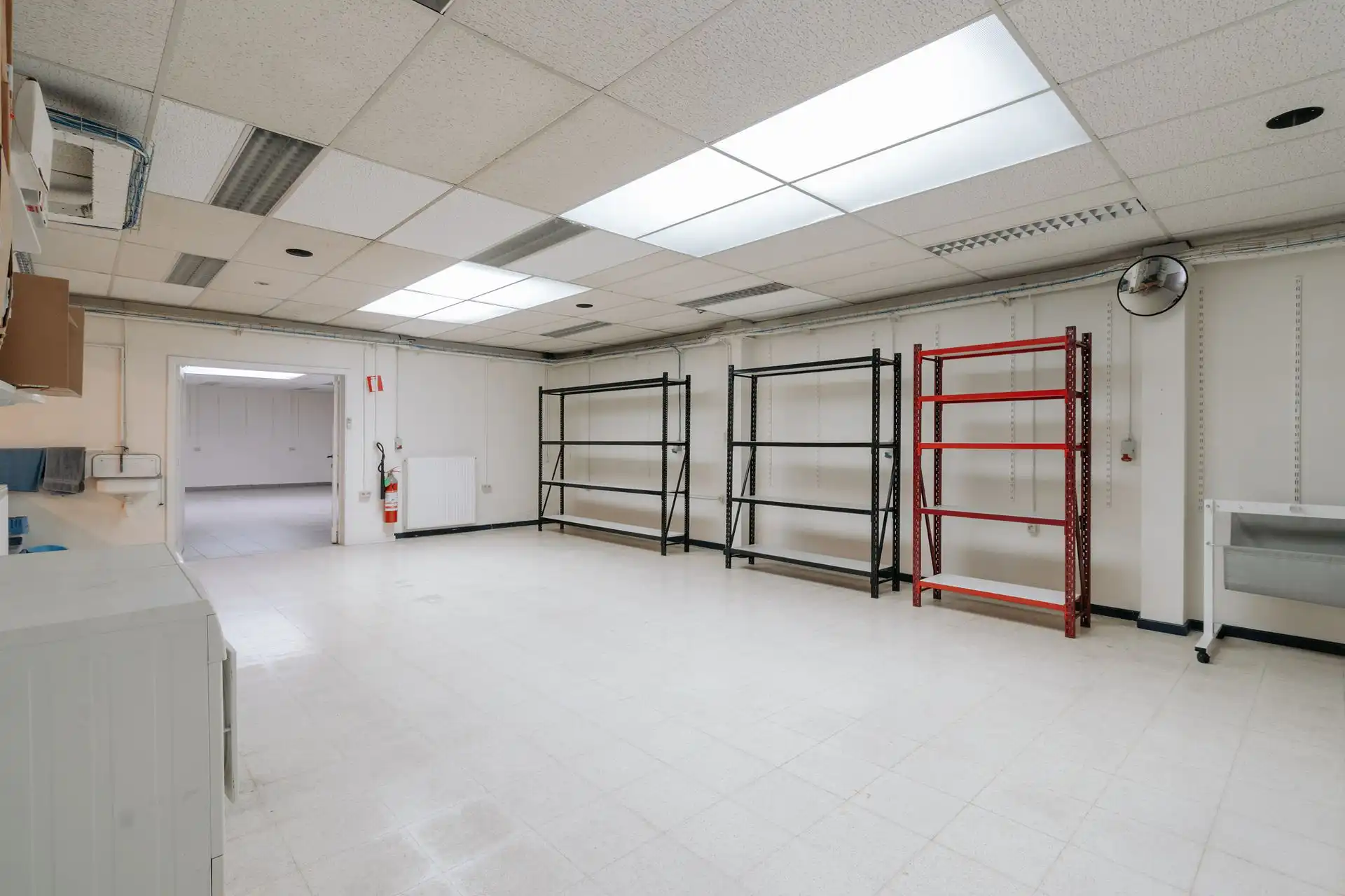 Unieke opbrengsteigendom met handelsruimte en woning foto 16