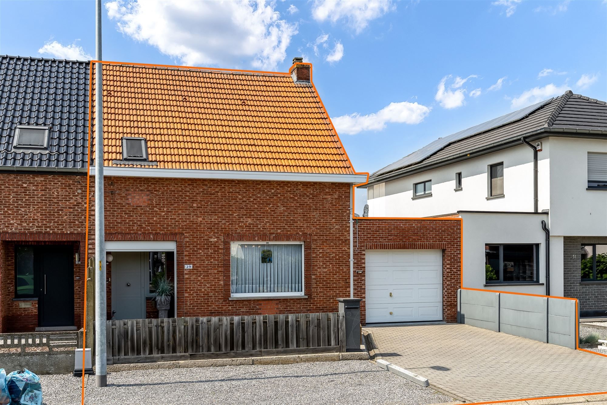 PERFECT ONDERHOUDEN WONING MET RUIME GARAGE EN BIJGEBOUW foto 32