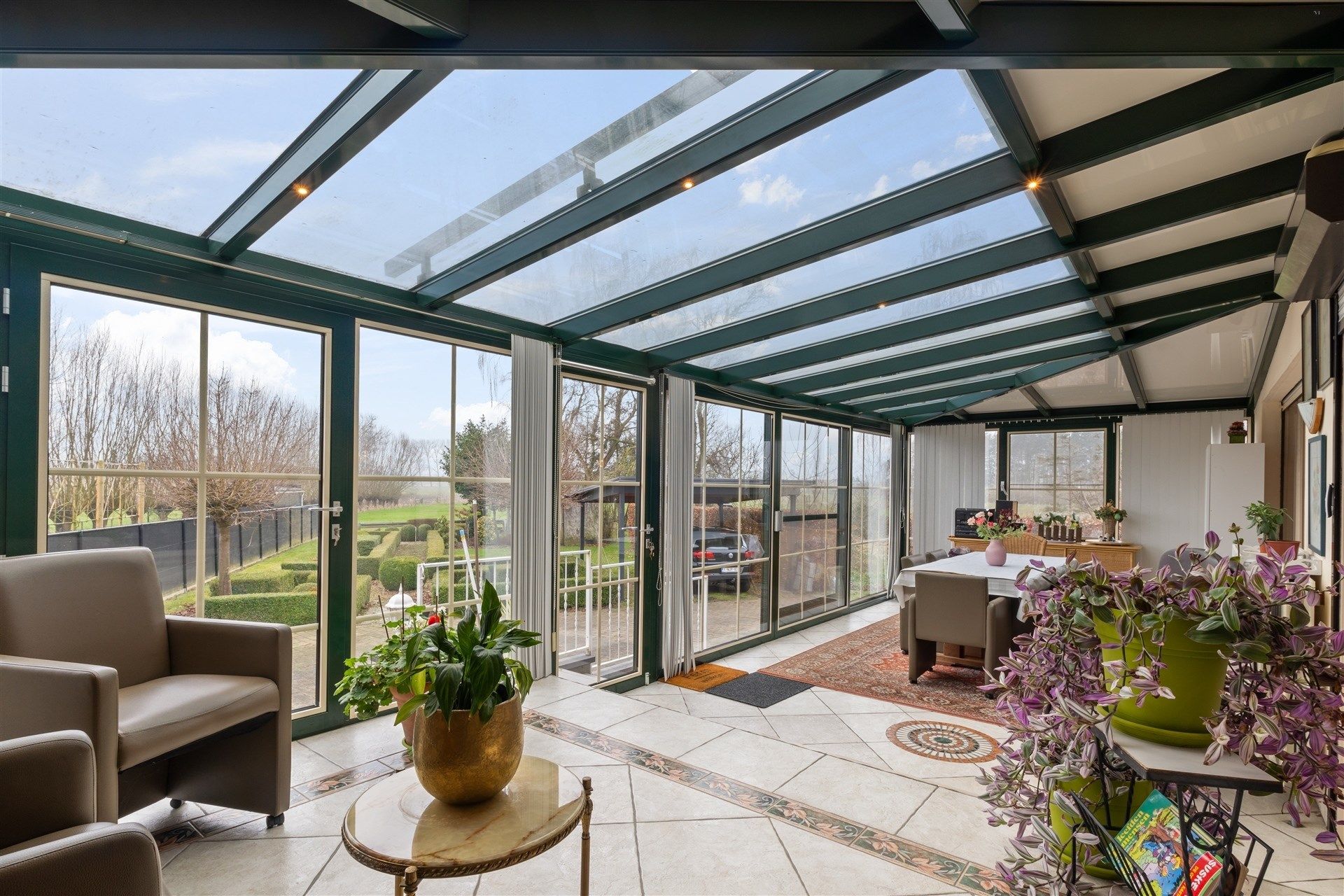 Open bebouwing met uitzicht over weides op 1.034m² grond foto 13