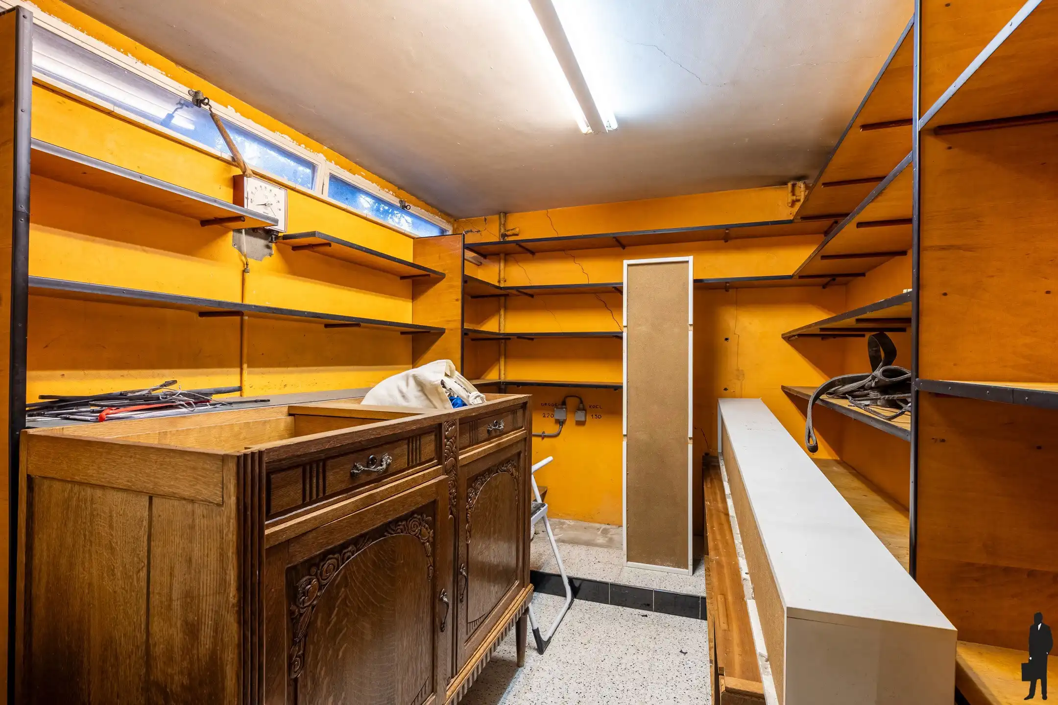 Renovatieproject met veel potentieel: ruime HOB met 3/4 slpk foto 5