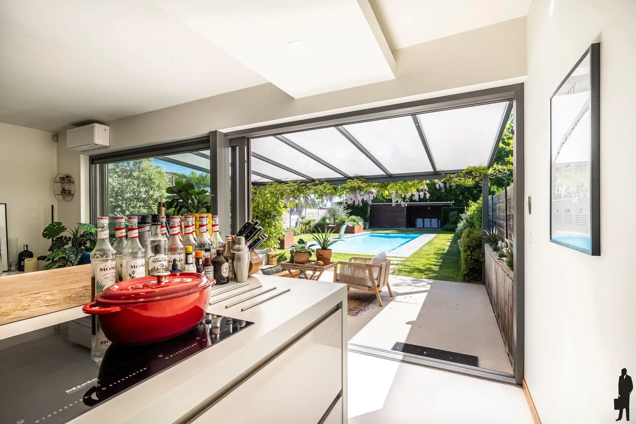 Luxueuze halfopen woning met verwarmd zwembad foto 10