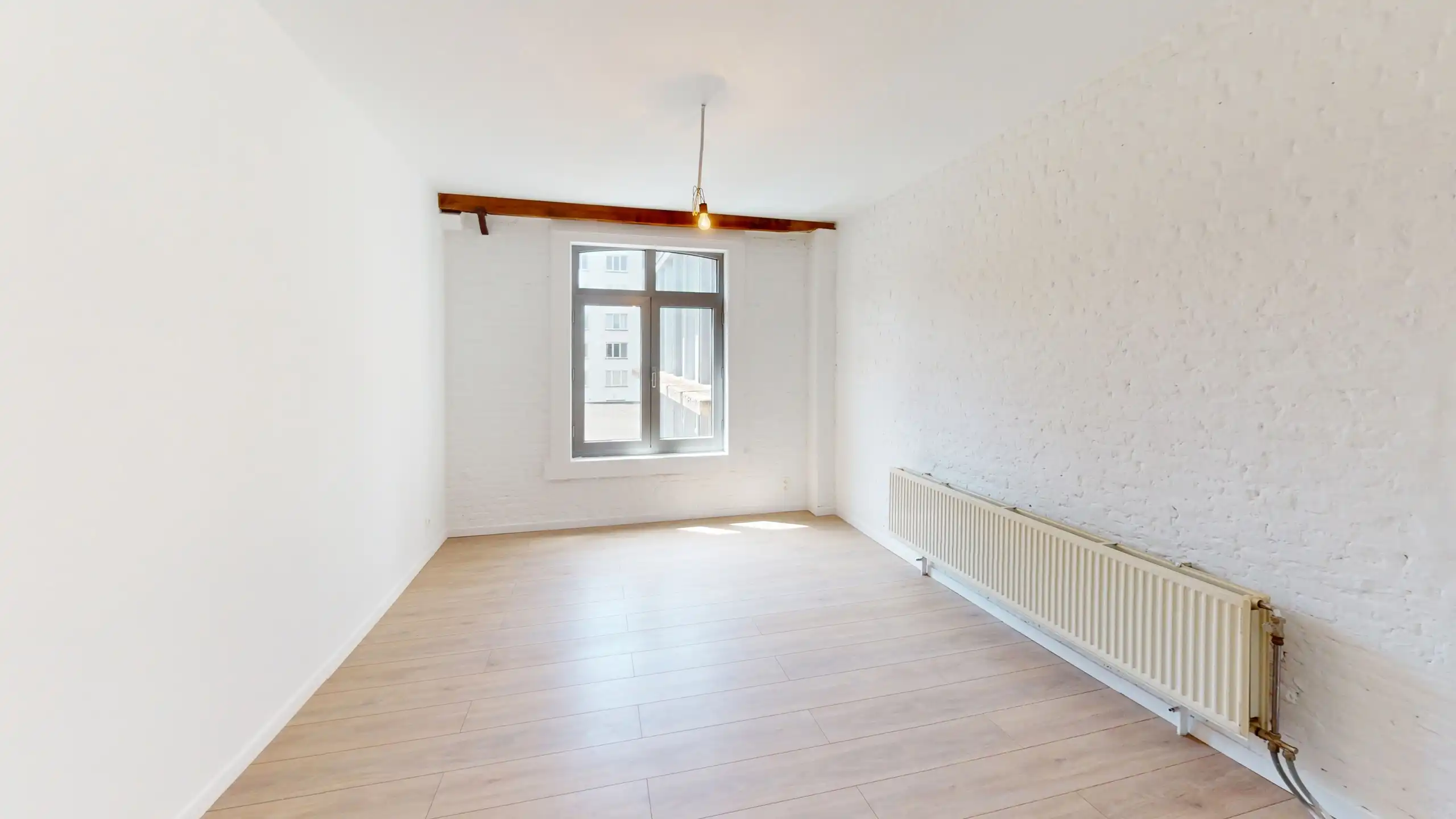 ANTWERPEN - Vernieuwd, ruim appartement met twee slaapkamers foto 6